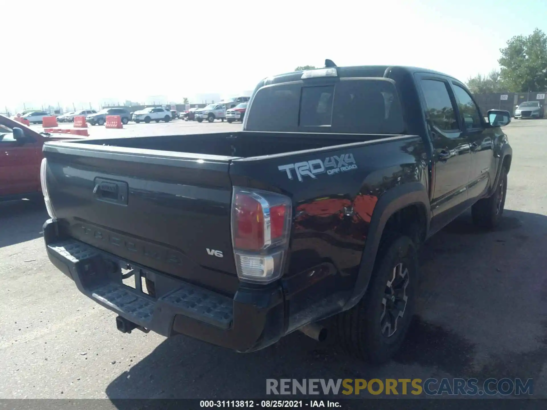 4 Photograph of a damaged car 3TMCZ5AN1LM314252 TOYOTA TACOMA 4WD 2020