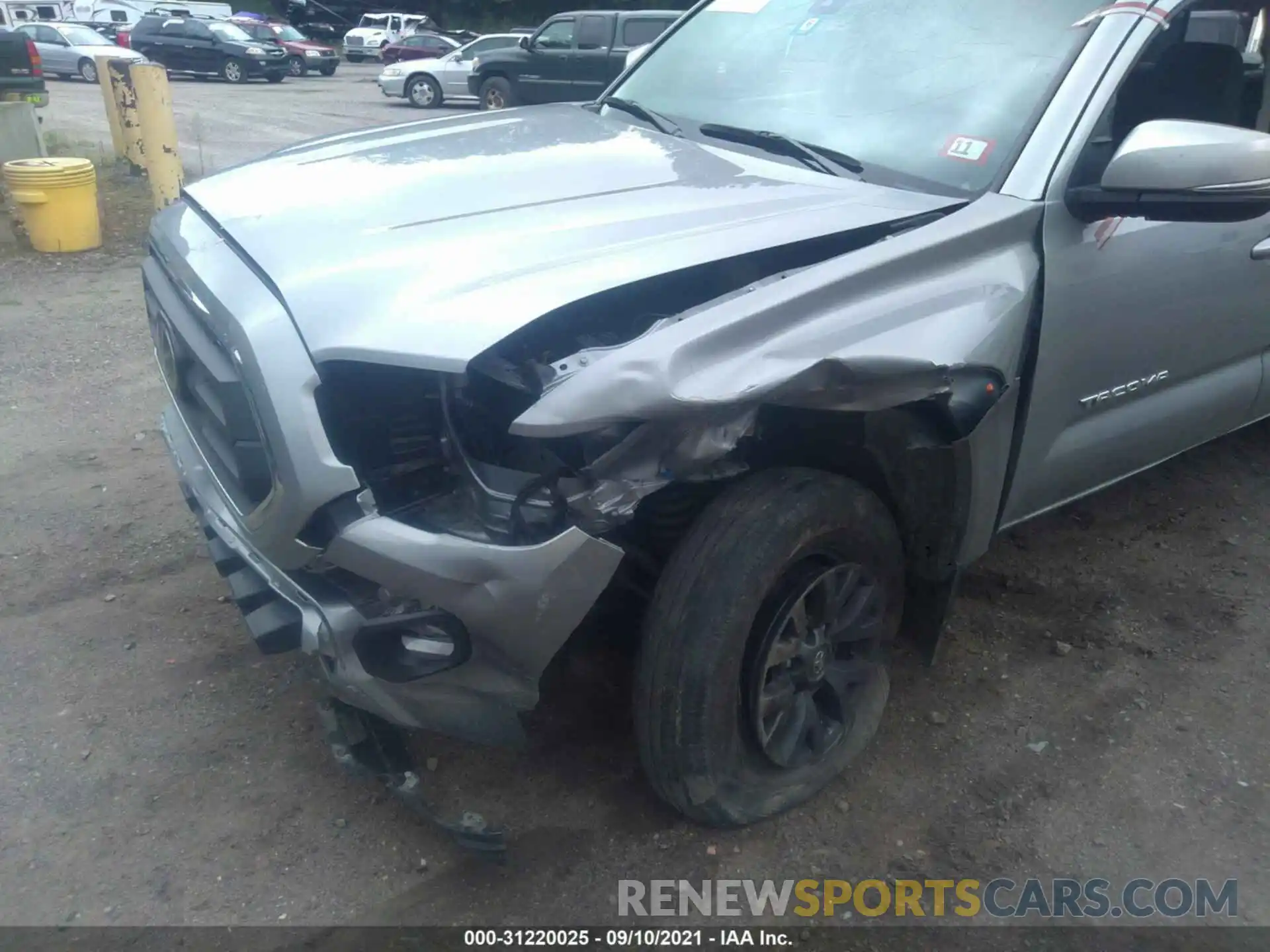 12 Photograph of a damaged car 3TMCZ5AN1LM320617 TOYOTA TACOMA 4WD 2020