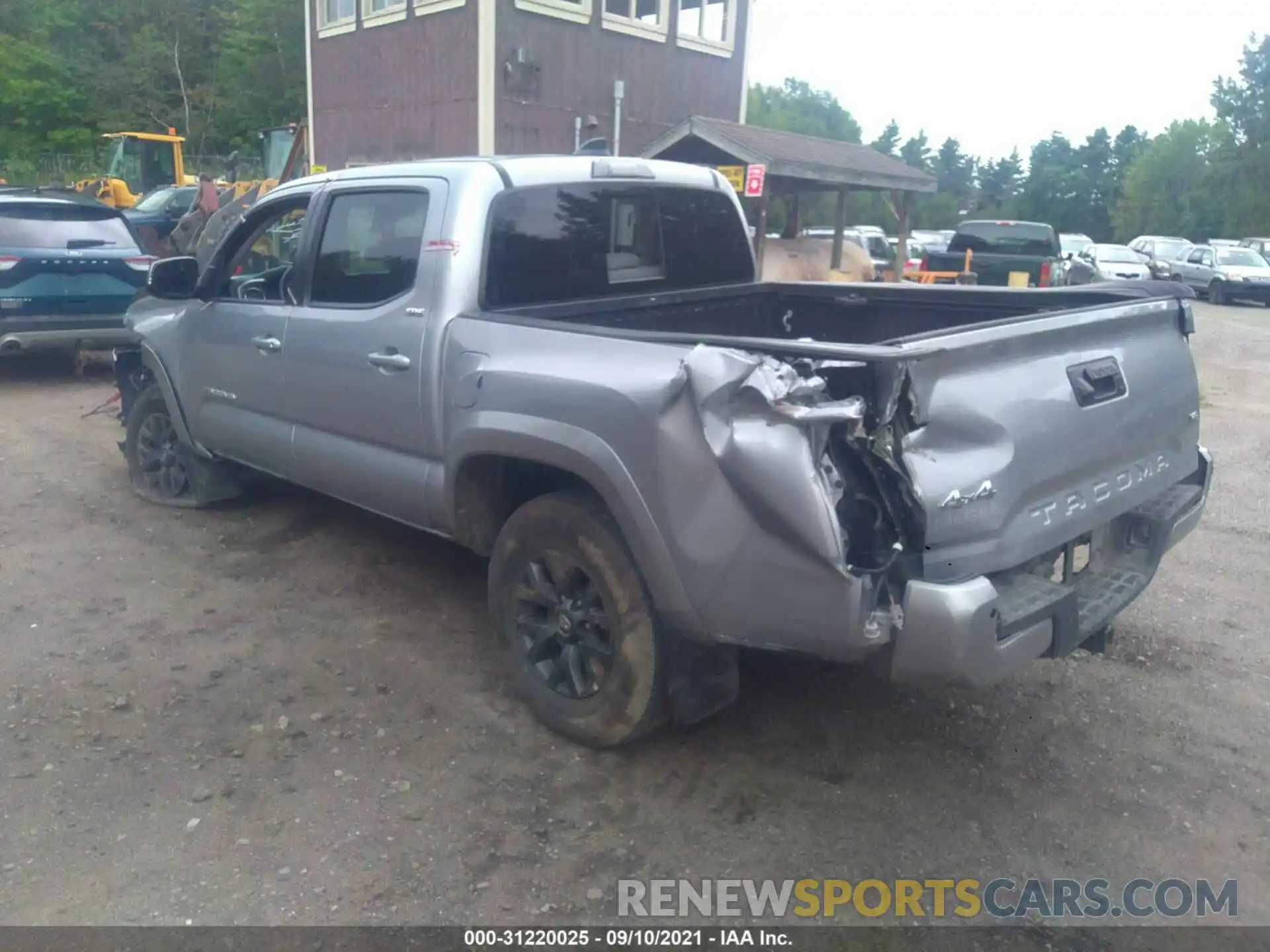 3 Фотография поврежденного автомобиля 3TMCZ5AN1LM320617 TOYOTA TACOMA 4WD 2020