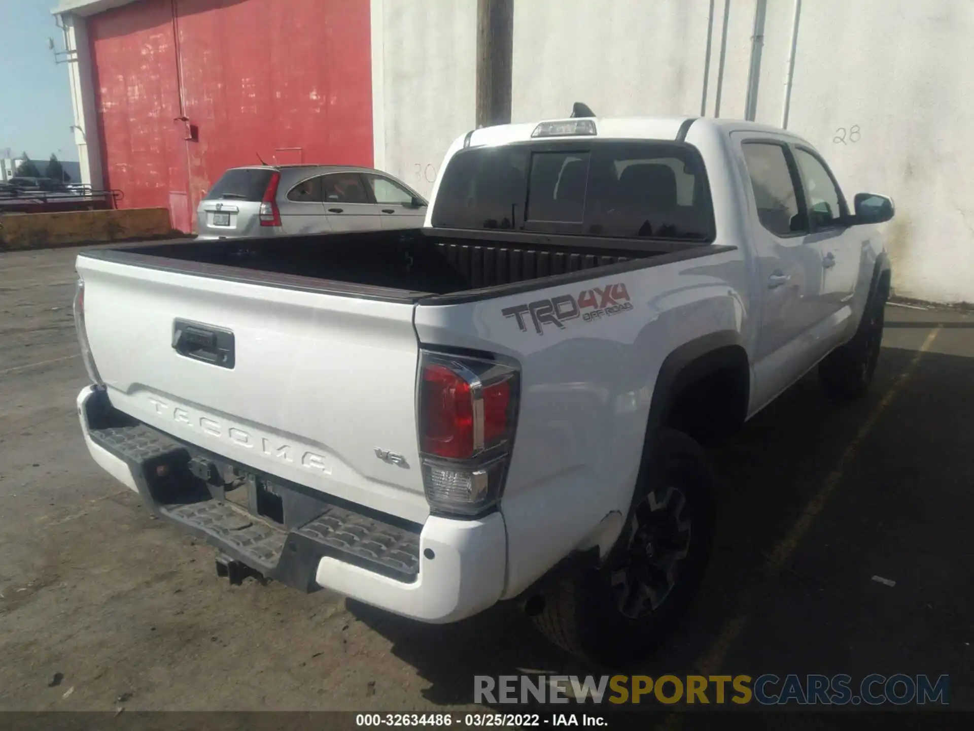 4 Фотография поврежденного автомобиля 3TMCZ5AN1LM323100 TOYOTA TACOMA 4WD 2020