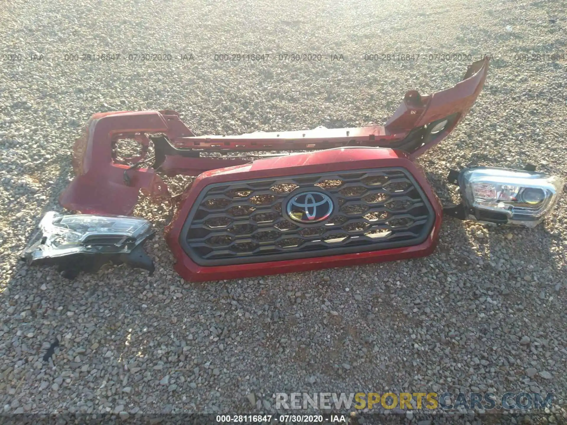 12 Photograph of a damaged car 3TMCZ5AN1LM325333 TOYOTA TACOMA 4WD 2020