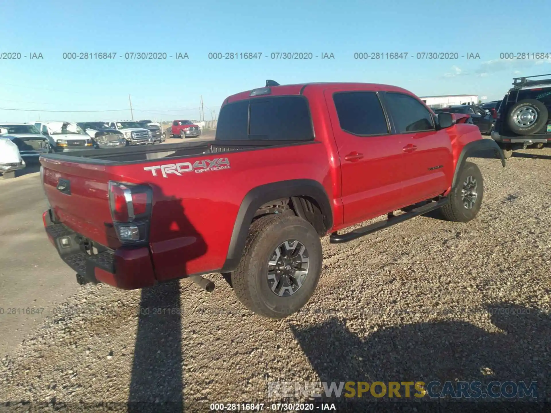 4 Photograph of a damaged car 3TMCZ5AN1LM325333 TOYOTA TACOMA 4WD 2020