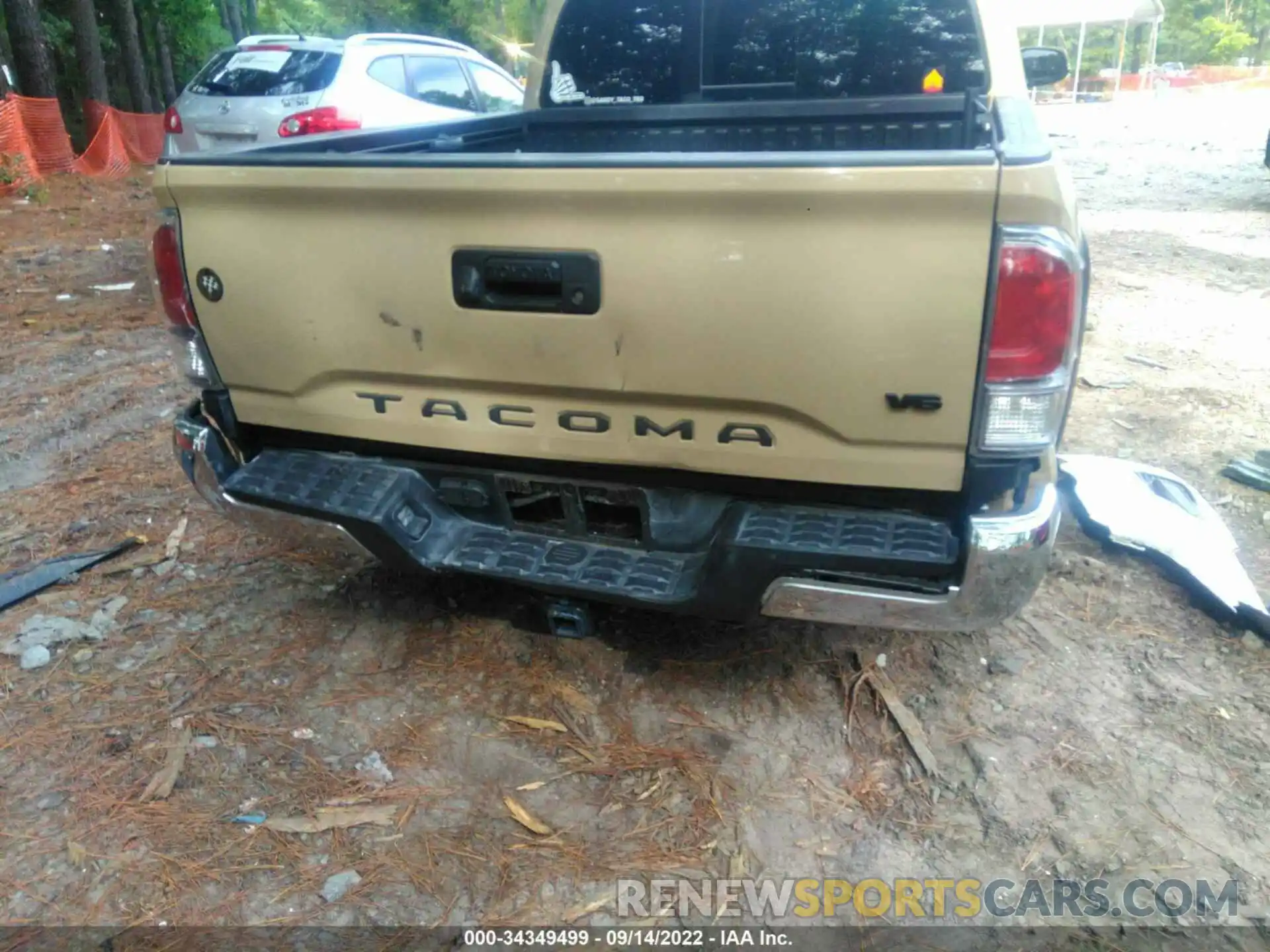 6 Photograph of a damaged car 3TMCZ5AN1LM328586 TOYOTA TACOMA 4WD 2020