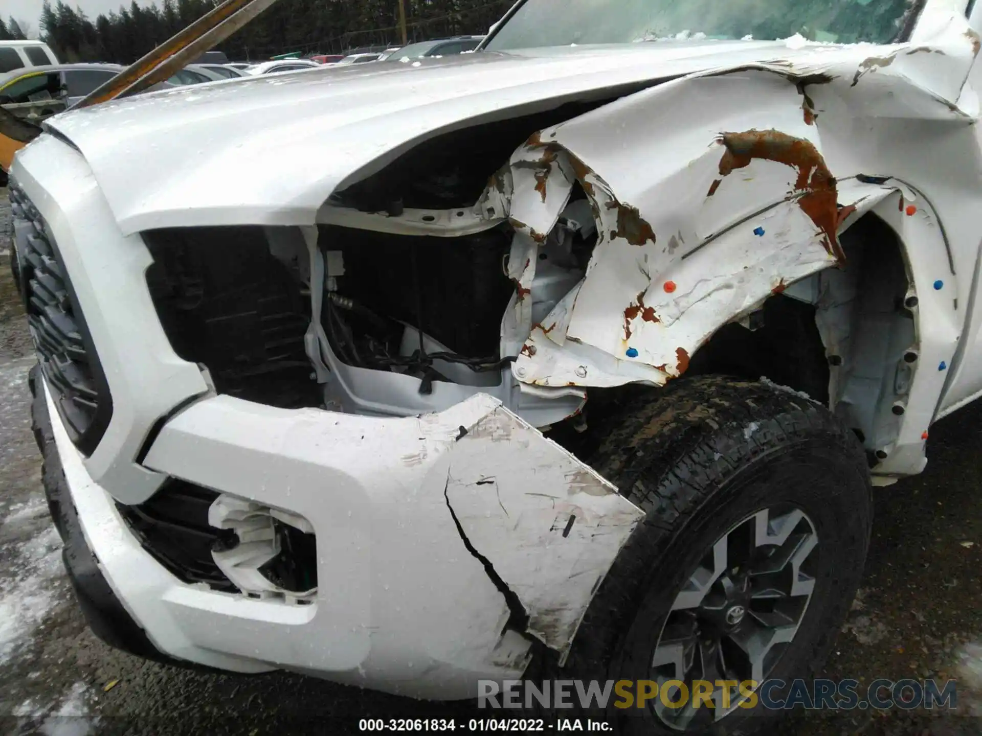 6 Photograph of a damaged car 3TMCZ5AN1LM331956 TOYOTA TACOMA 4WD 2020