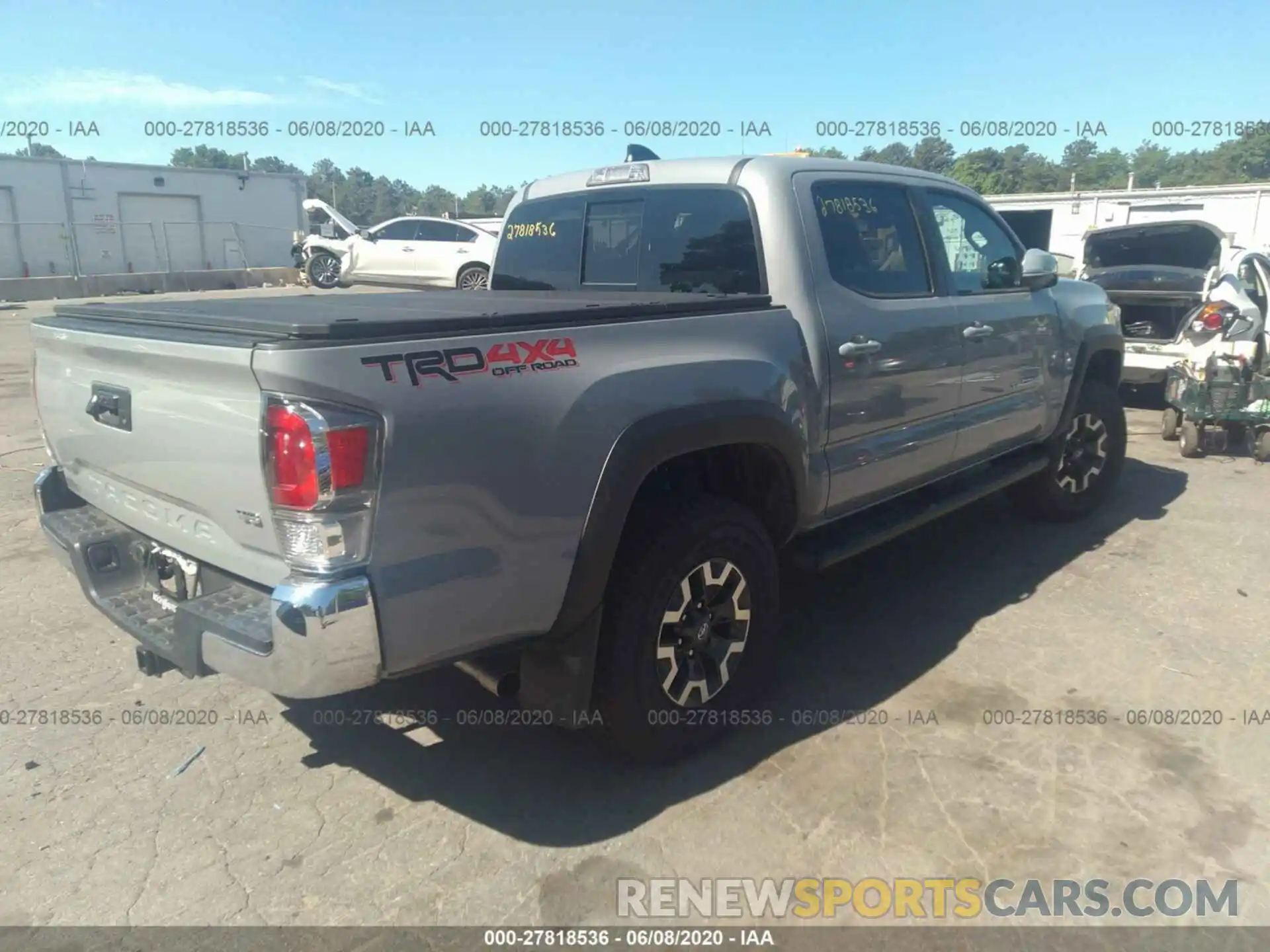 4 Photograph of a damaged car 3TMCZ5AN1LM340480 TOYOTA TACOMA 4WD 2020