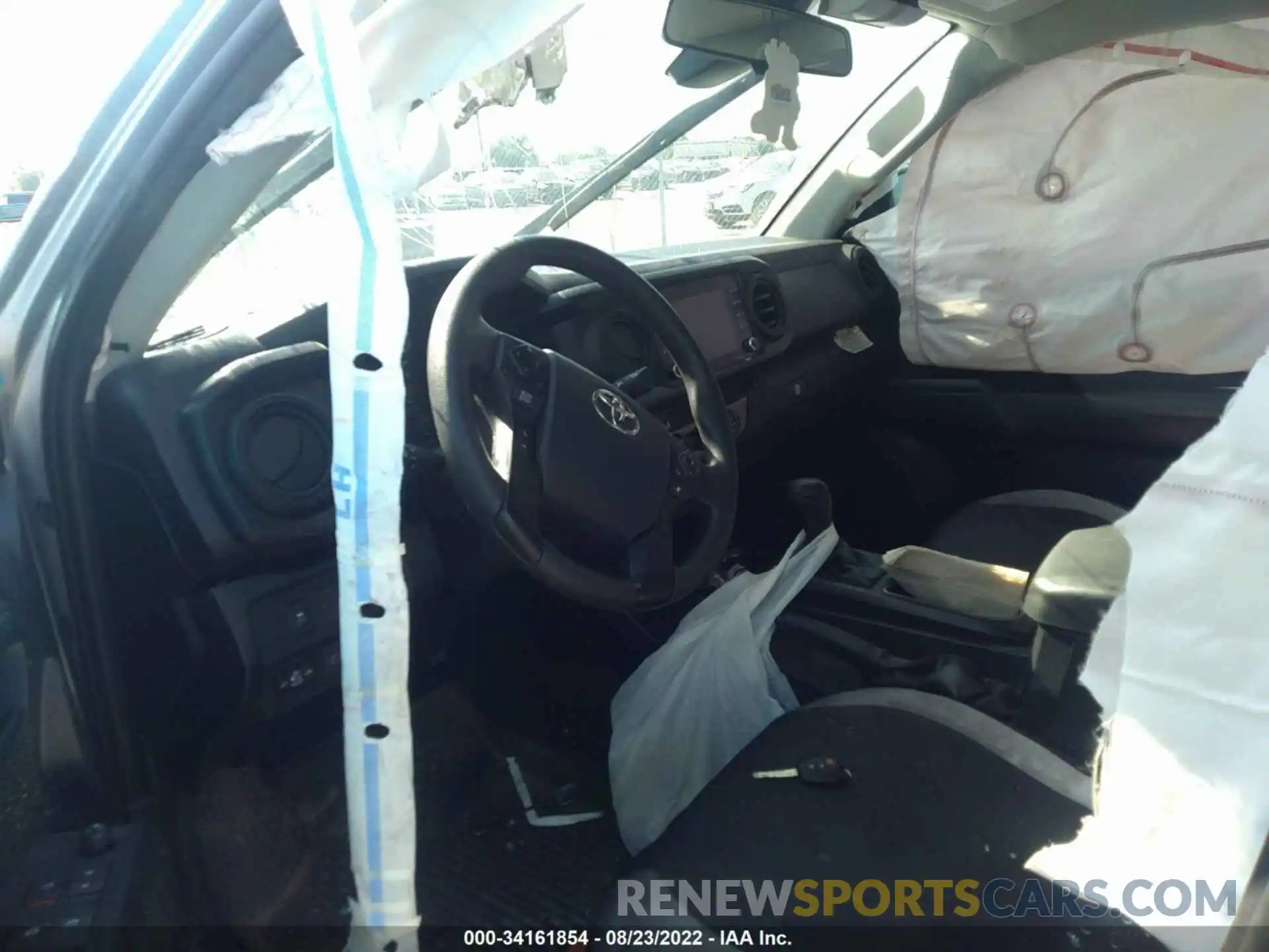 5 Photograph of a damaged car 3TMCZ5AN1LM343203 TOYOTA TACOMA 4WD 2020