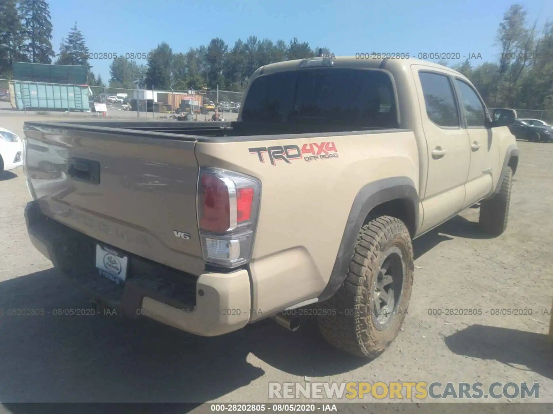 4 Photograph of a damaged car 3TMCZ5AN1LM349129 TOYOTA TACOMA 4WD 2020