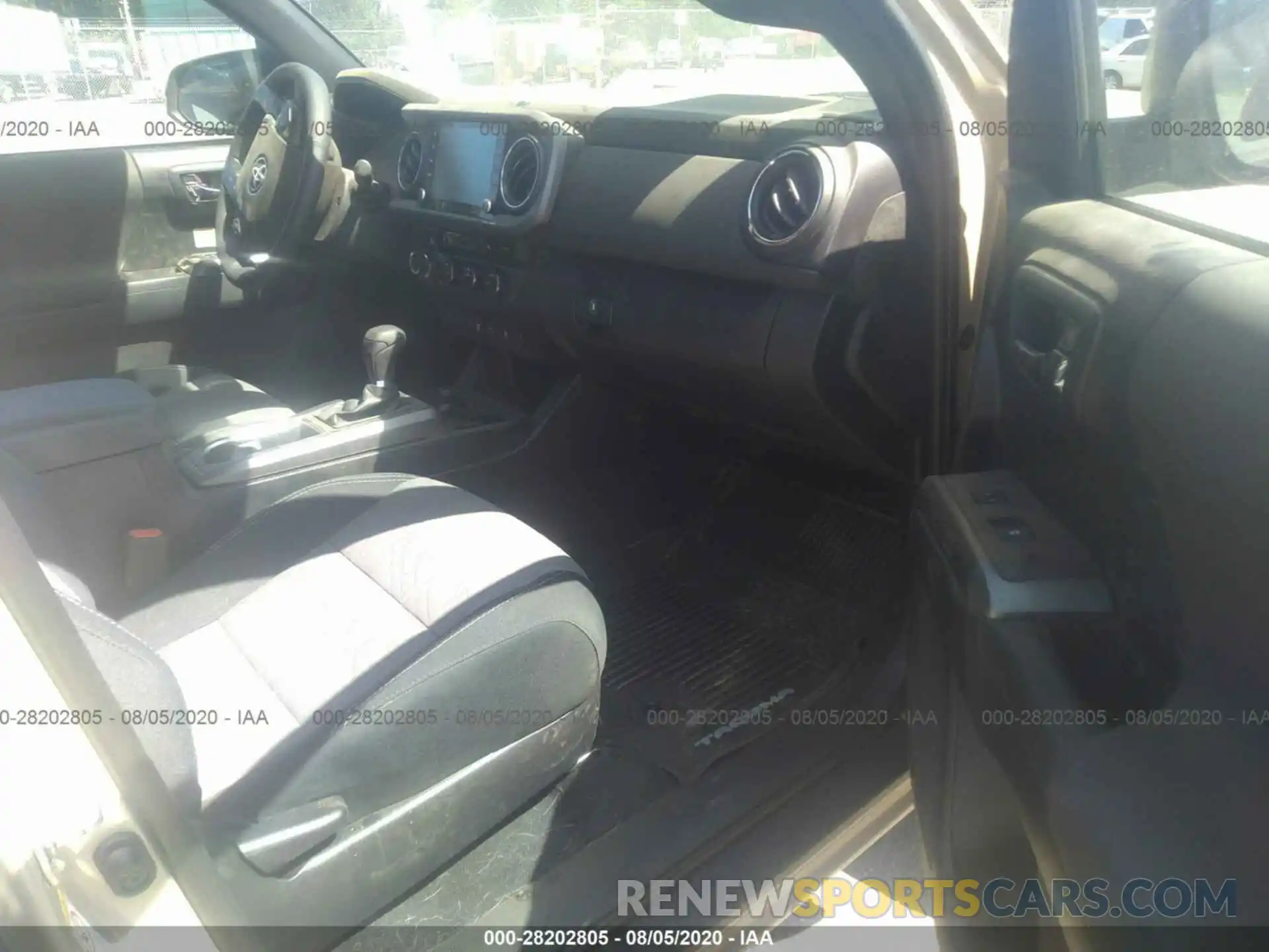 5 Photograph of a damaged car 3TMCZ5AN1LM349129 TOYOTA TACOMA 4WD 2020