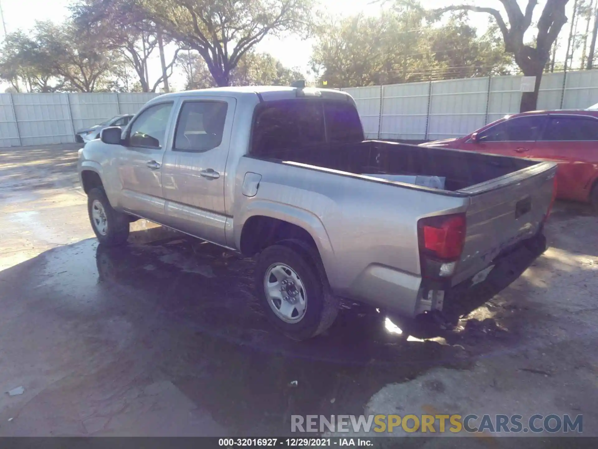 3 Photograph of a damaged car 3TMCZ5AN1LM350877 TOYOTA TACOMA 4WD 2020