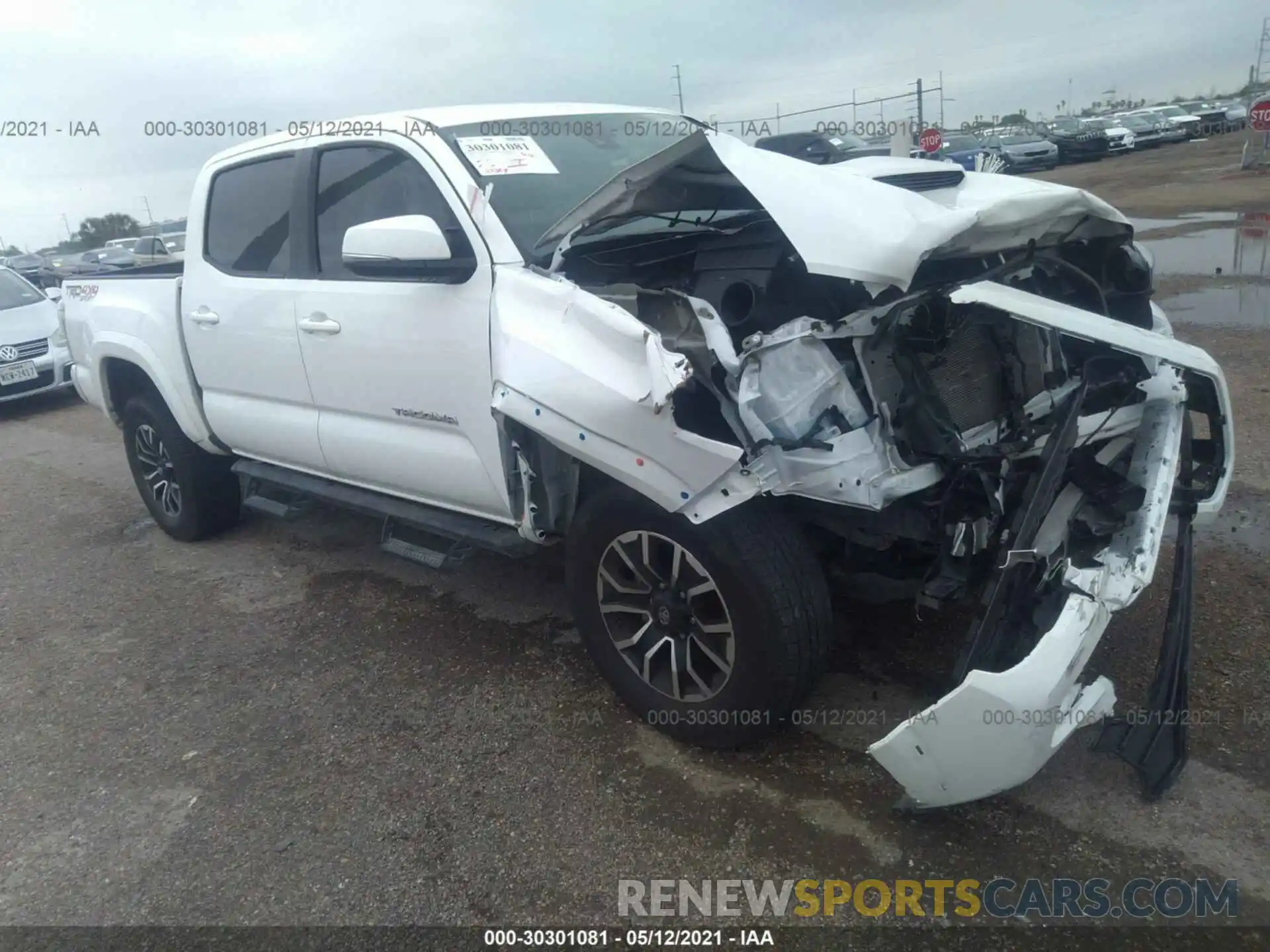 1 Photograph of a damaged car 3TMCZ5AN1LM352404 TOYOTA TACOMA 4WD 2020