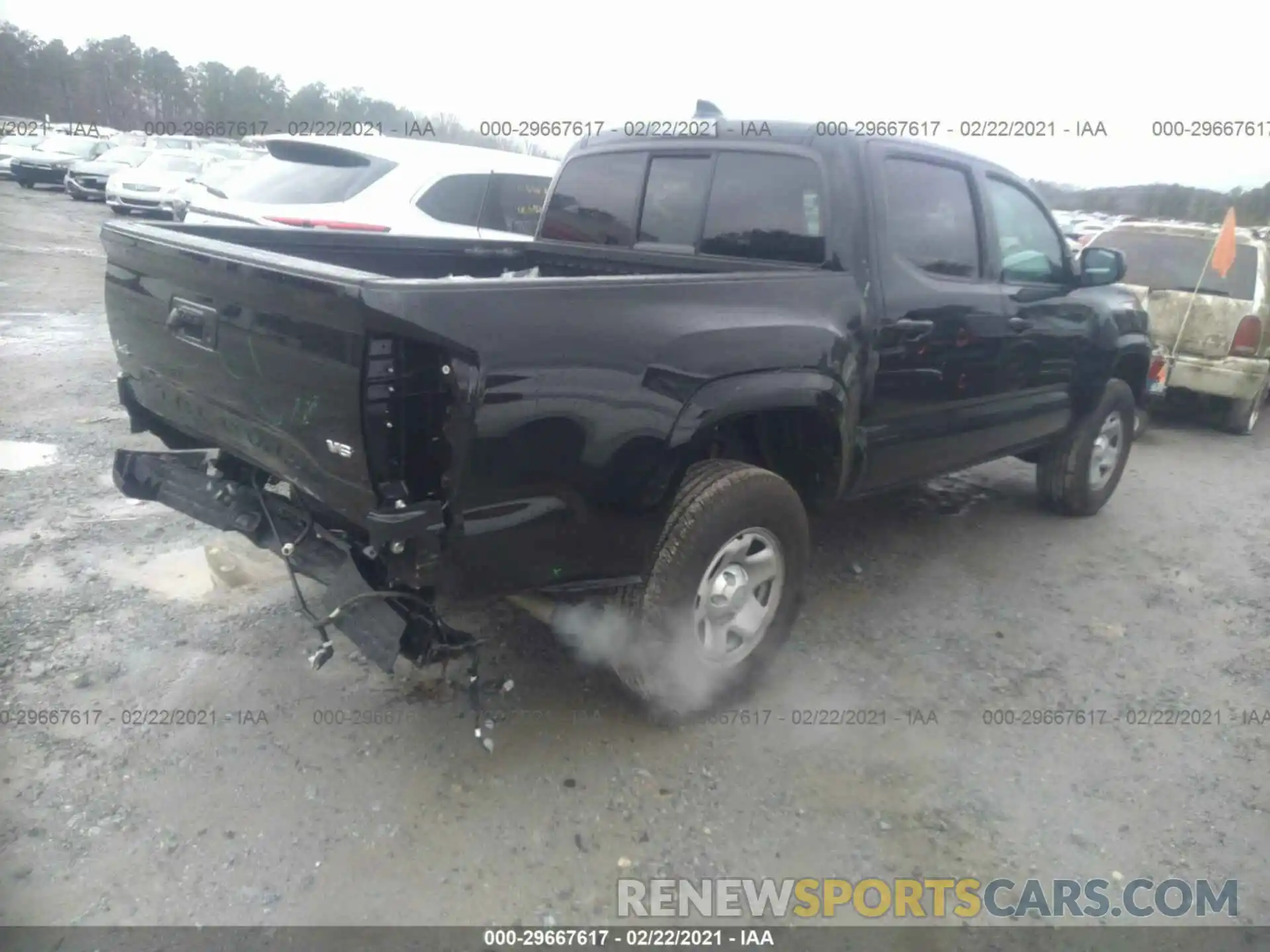 4 Photograph of a damaged car 3TMCZ5AN1LM352855 TOYOTA TACOMA 4WD 2020