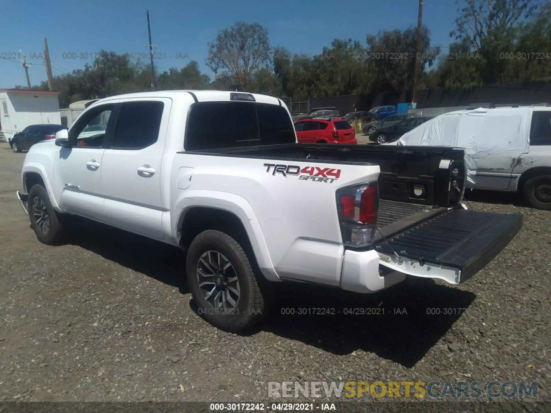 3 Photograph of a damaged car 3TMCZ5AN1LM352905 TOYOTA TACOMA 4WD 2020