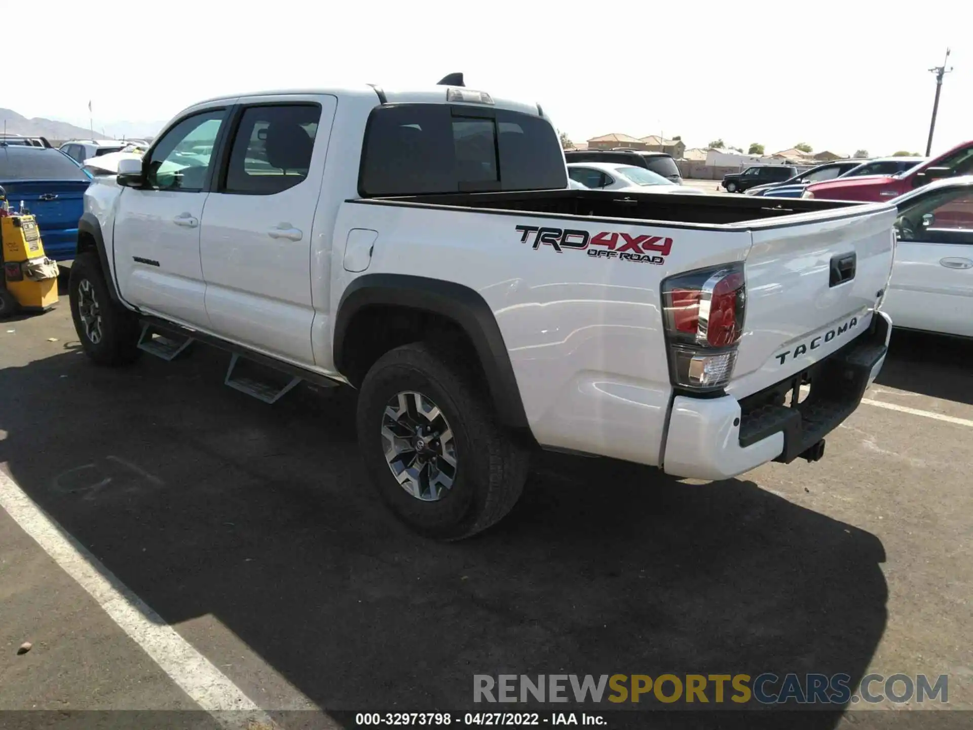 3 Photograph of a damaged car 3TMCZ5AN1LM356548 TOYOTA TACOMA 4WD 2020