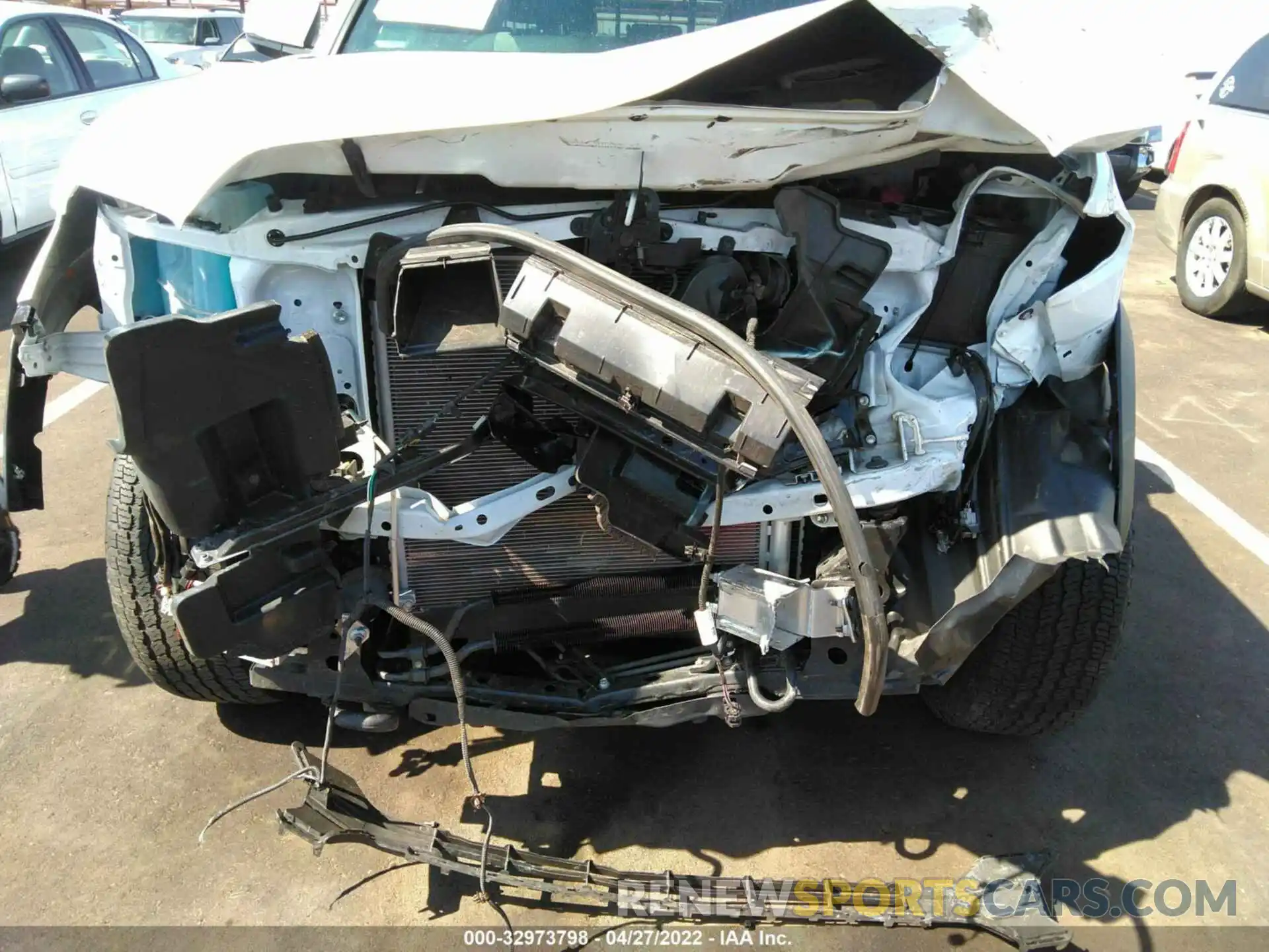 6 Photograph of a damaged car 3TMCZ5AN1LM356548 TOYOTA TACOMA 4WD 2020