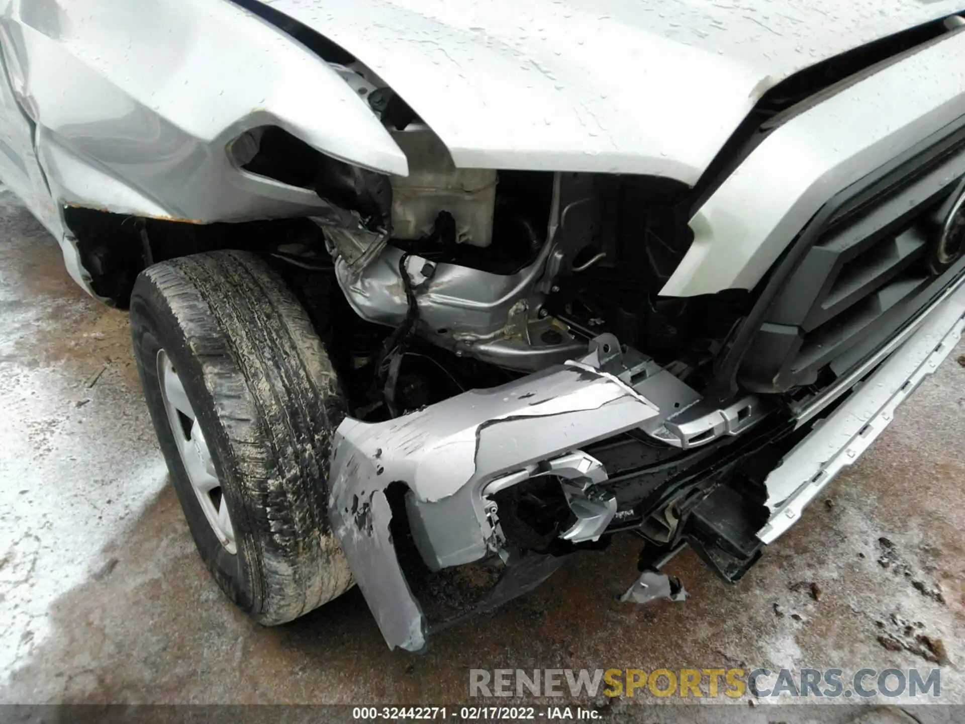 6 Photograph of a damaged car 3TMCZ5AN2LM292584 TOYOTA TACOMA 4WD 2020