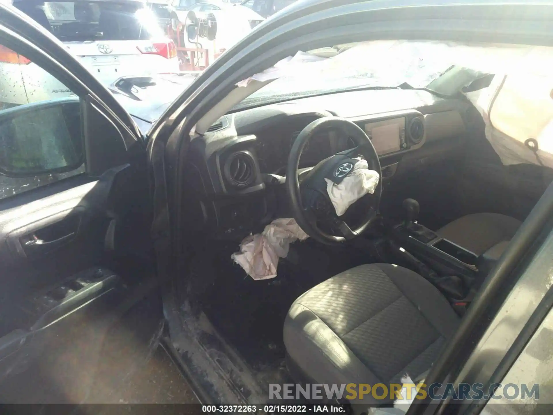 5 Photograph of a damaged car 3TMCZ5AN2LM294920 TOYOTA TACOMA 4WD 2020