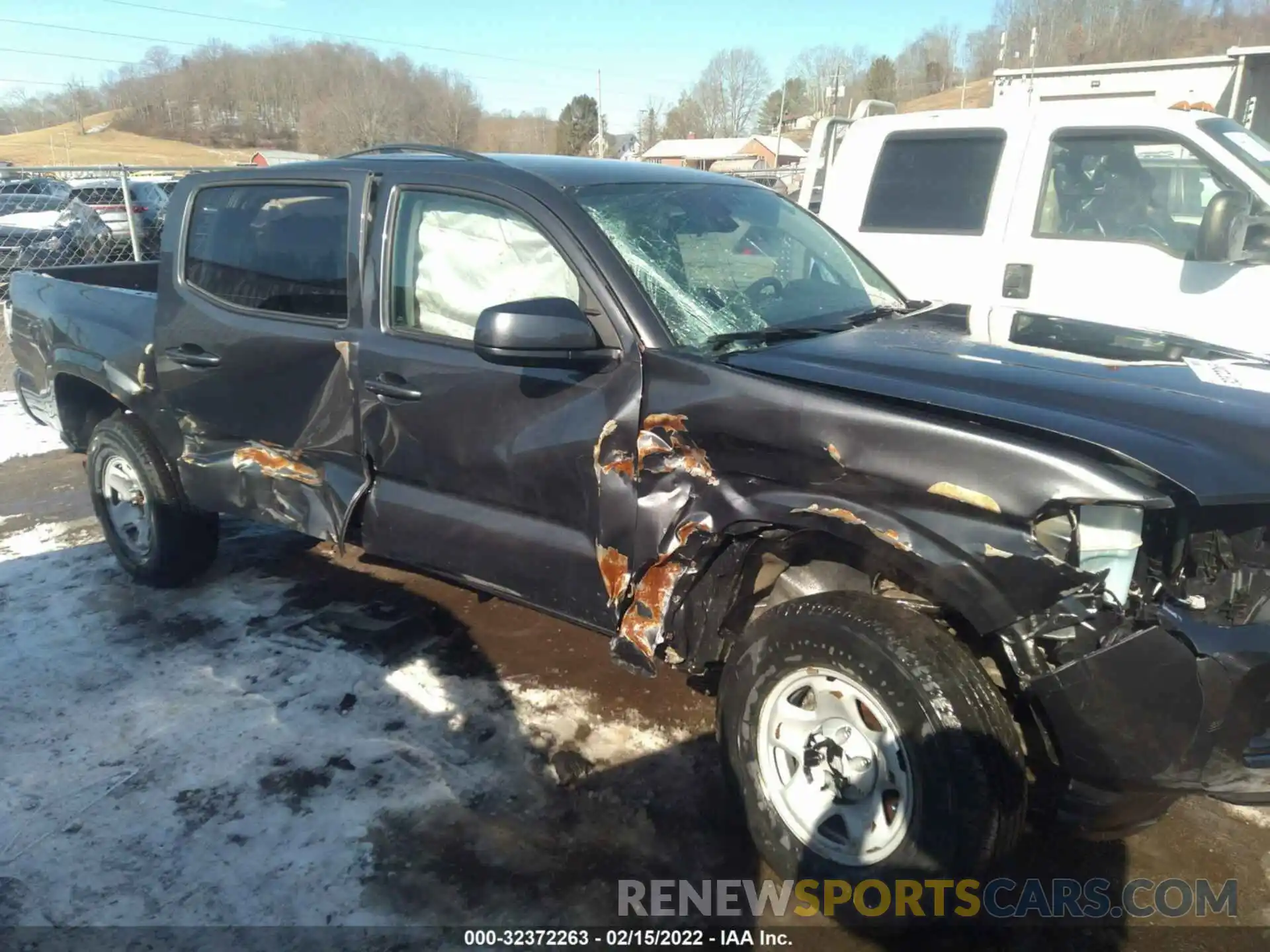 6 Photograph of a damaged car 3TMCZ5AN2LM294920 TOYOTA TACOMA 4WD 2020