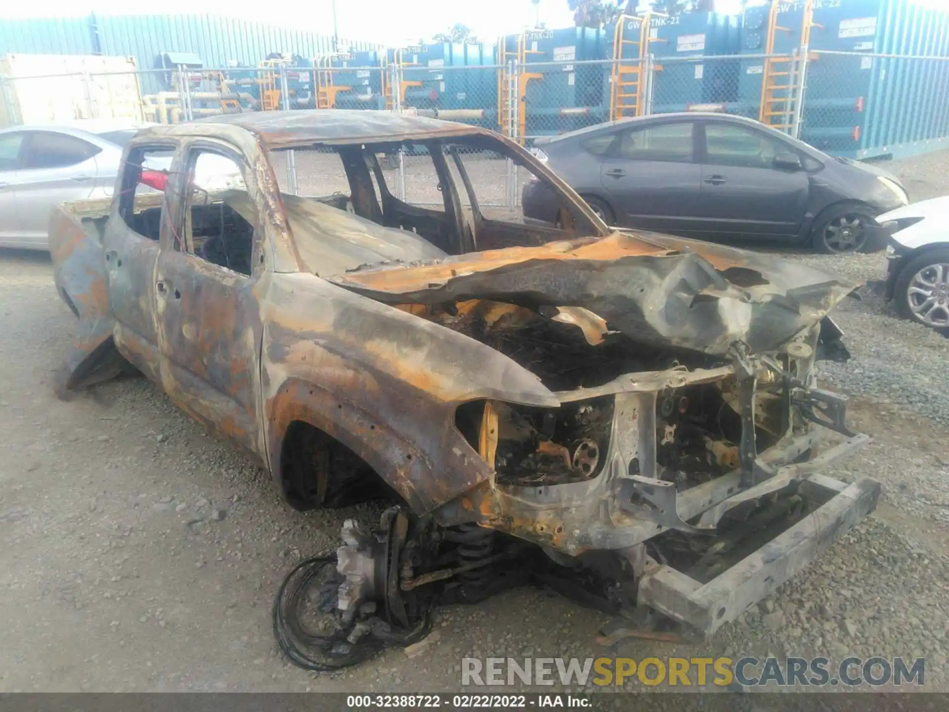 1 Photograph of a damaged car 3TMCZ5AN2LM296263 TOYOTA TACOMA 4WD 2020