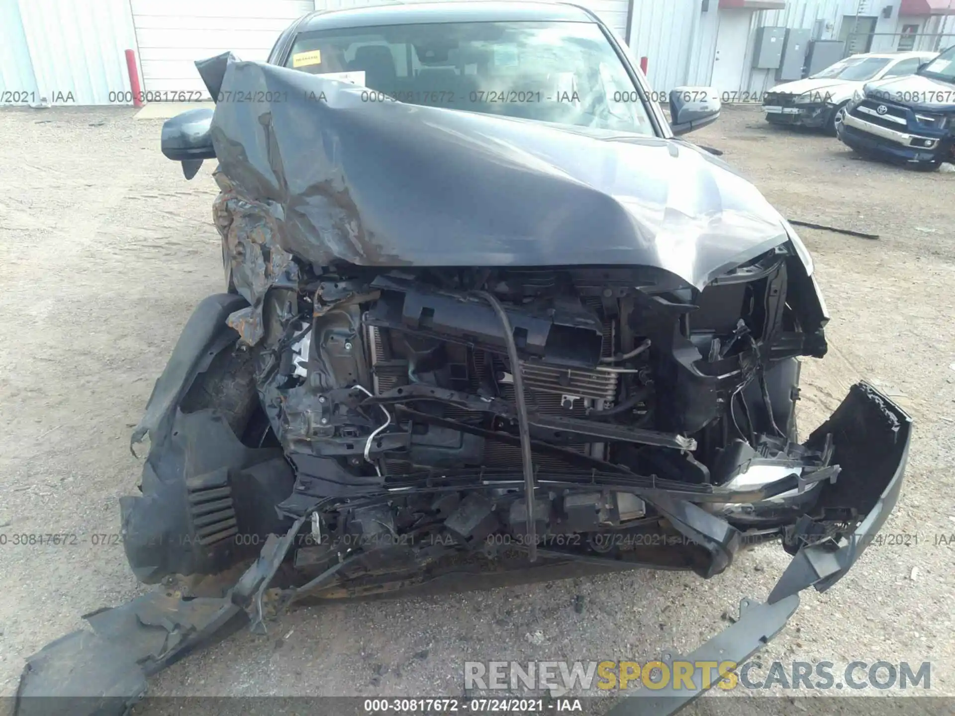 10 Photograph of a damaged car 3TMCZ5AN2LM298434 TOYOTA TACOMA 4WD 2020