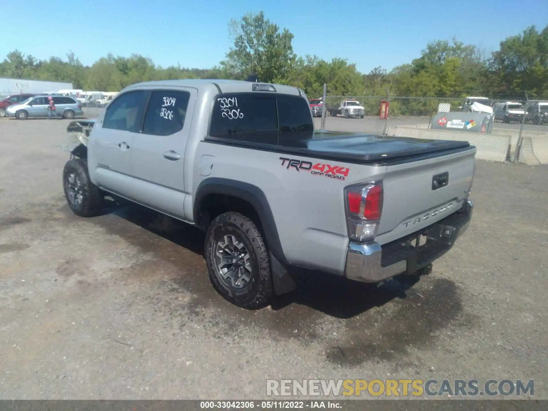 3 Photograph of a damaged car 3TMCZ5AN2LM298532 TOYOTA TACOMA 4WD 2020