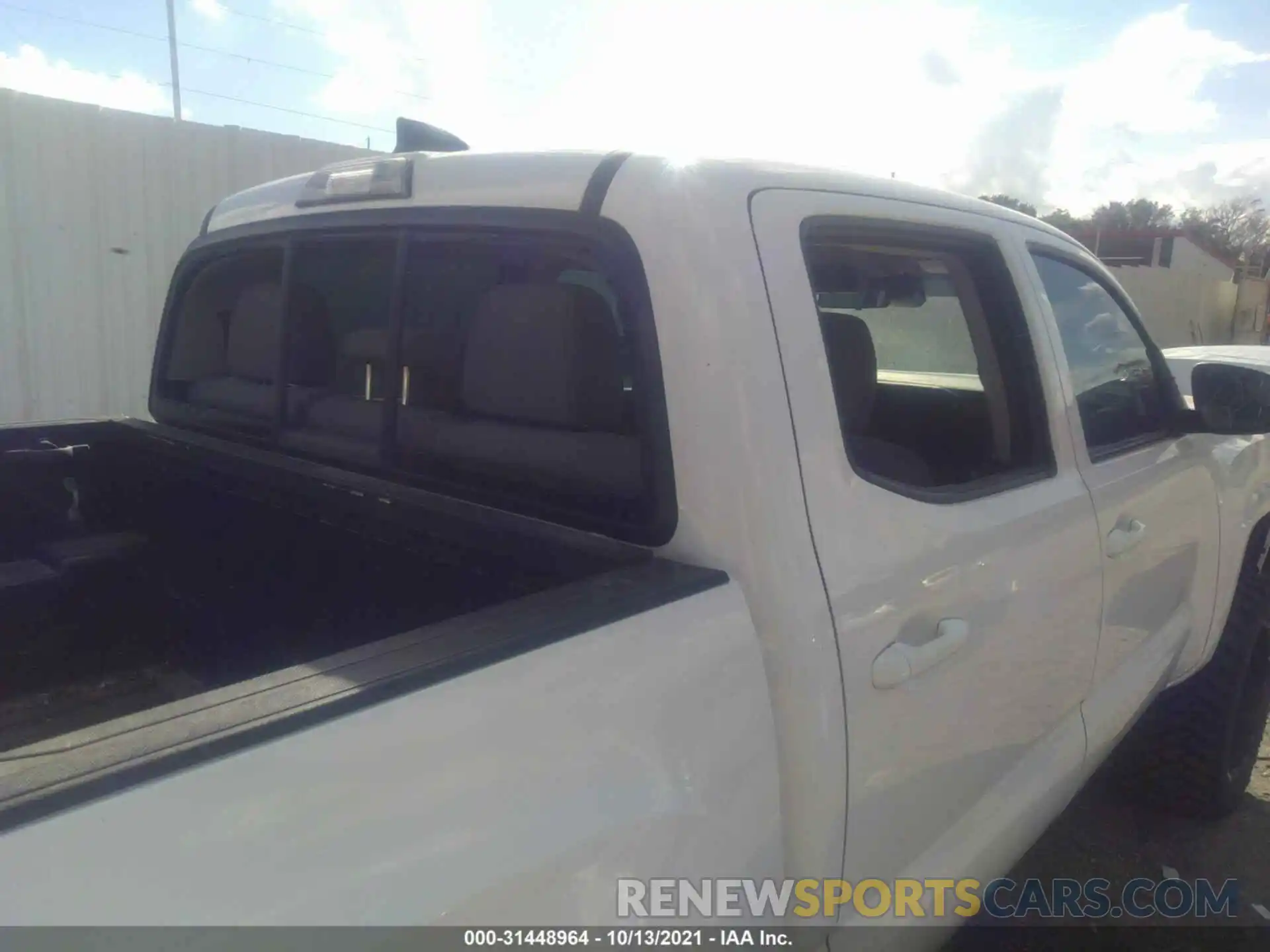 6 Photograph of a damaged car 3TMCZ5AN2LM300831 TOYOTA TACOMA 4WD 2020