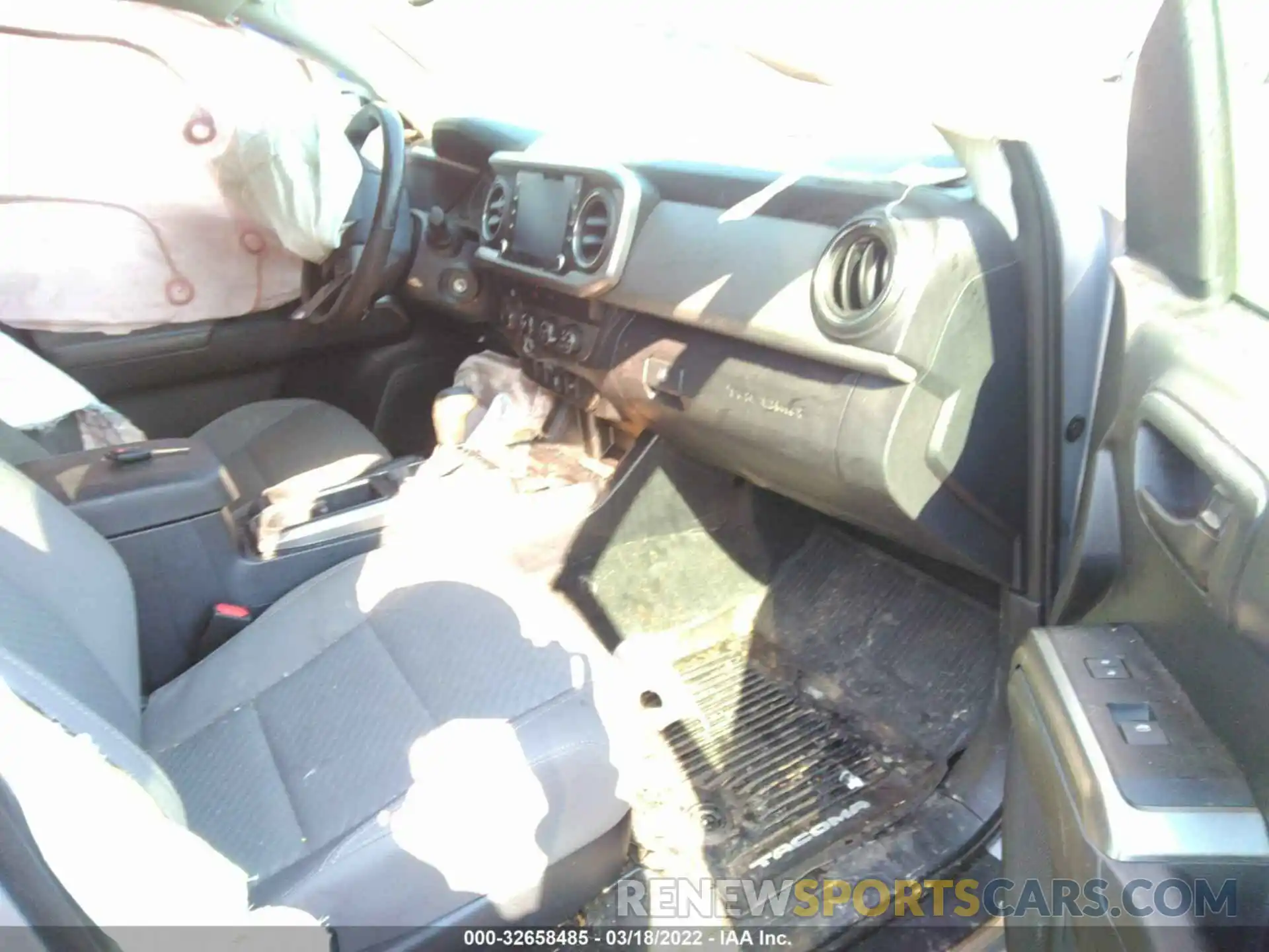 5 Photograph of a damaged car 3TMCZ5AN2LM304989 TOYOTA TACOMA 4WD 2020