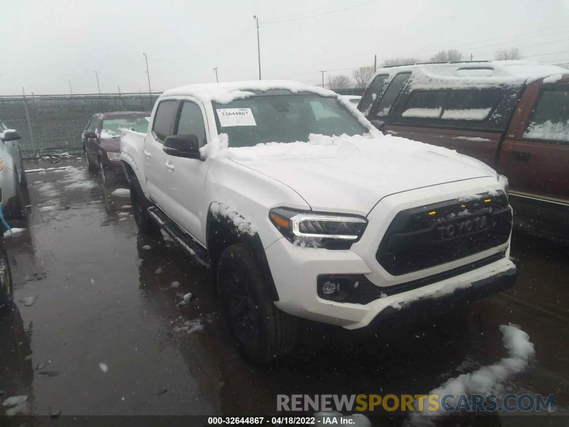 1 Photograph of a damaged car 3TMCZ5AN2LM308072 TOYOTA TACOMA 4WD 2020