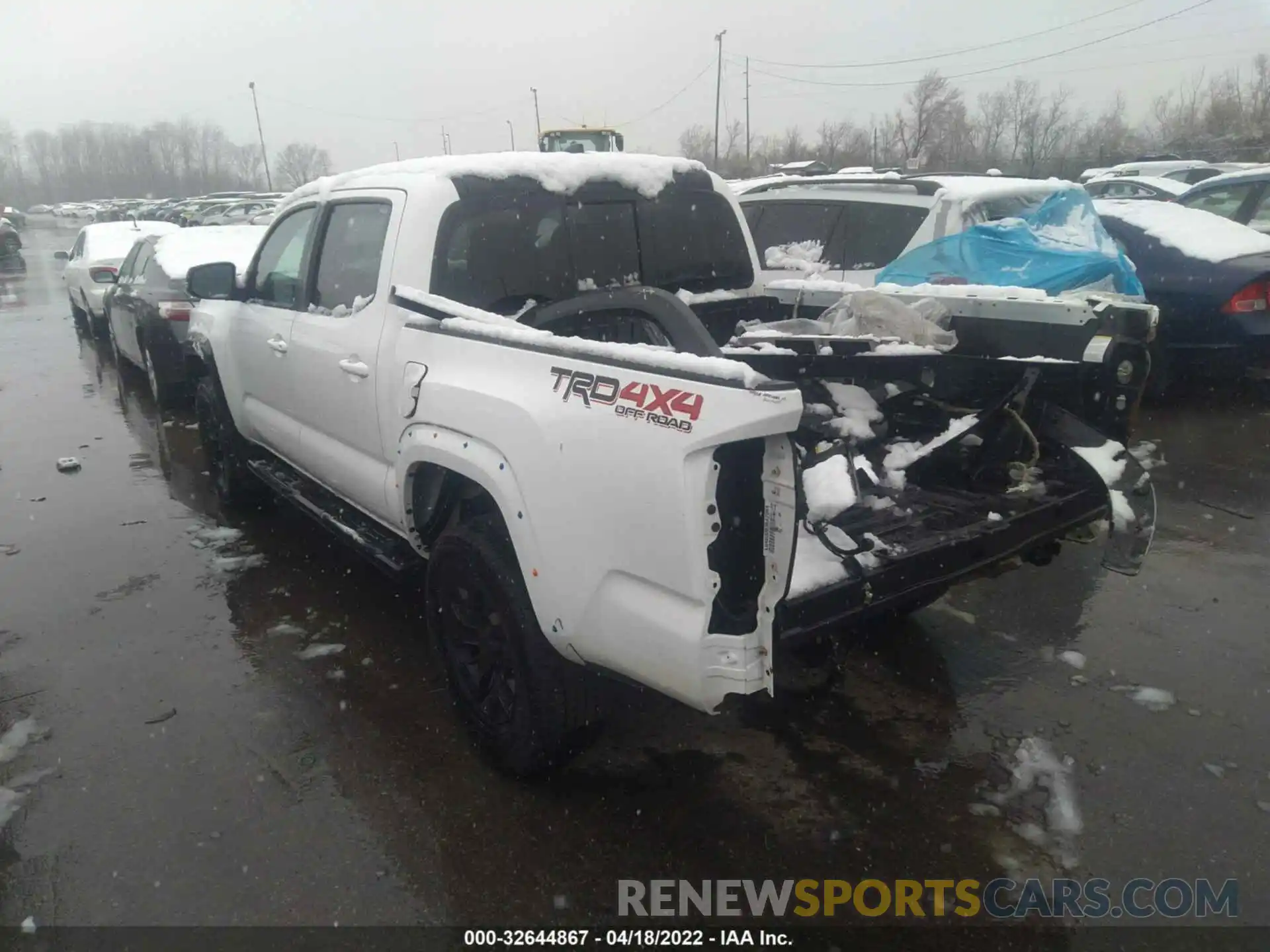 3 Photograph of a damaged car 3TMCZ5AN2LM308072 TOYOTA TACOMA 4WD 2020