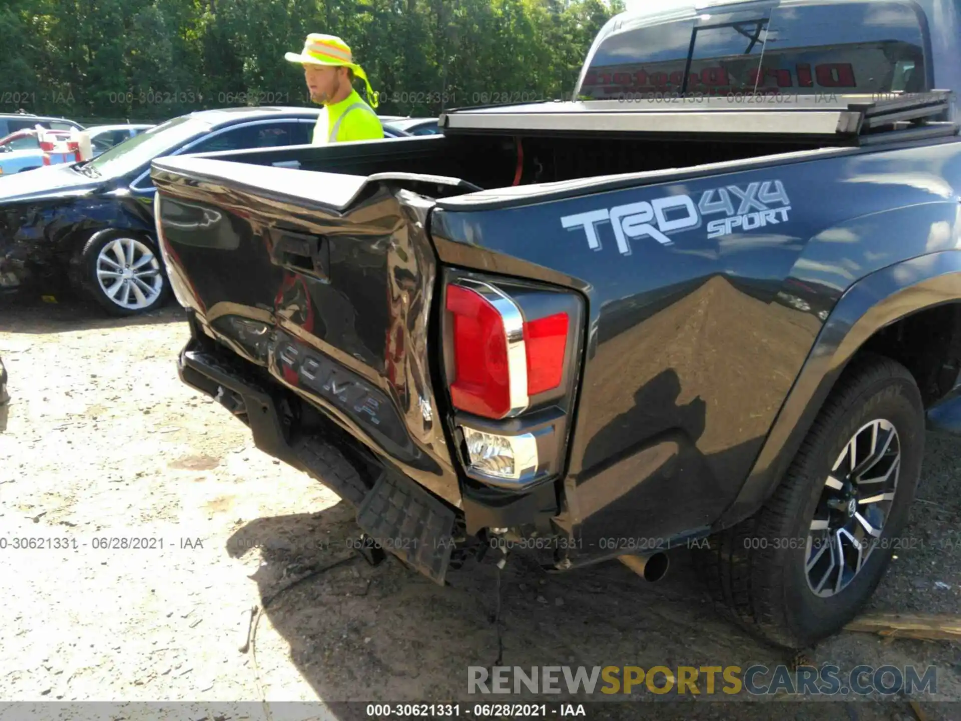 6 Photograph of a damaged car 3TMCZ5AN2LM310954 TOYOTA TACOMA 4WD 2020