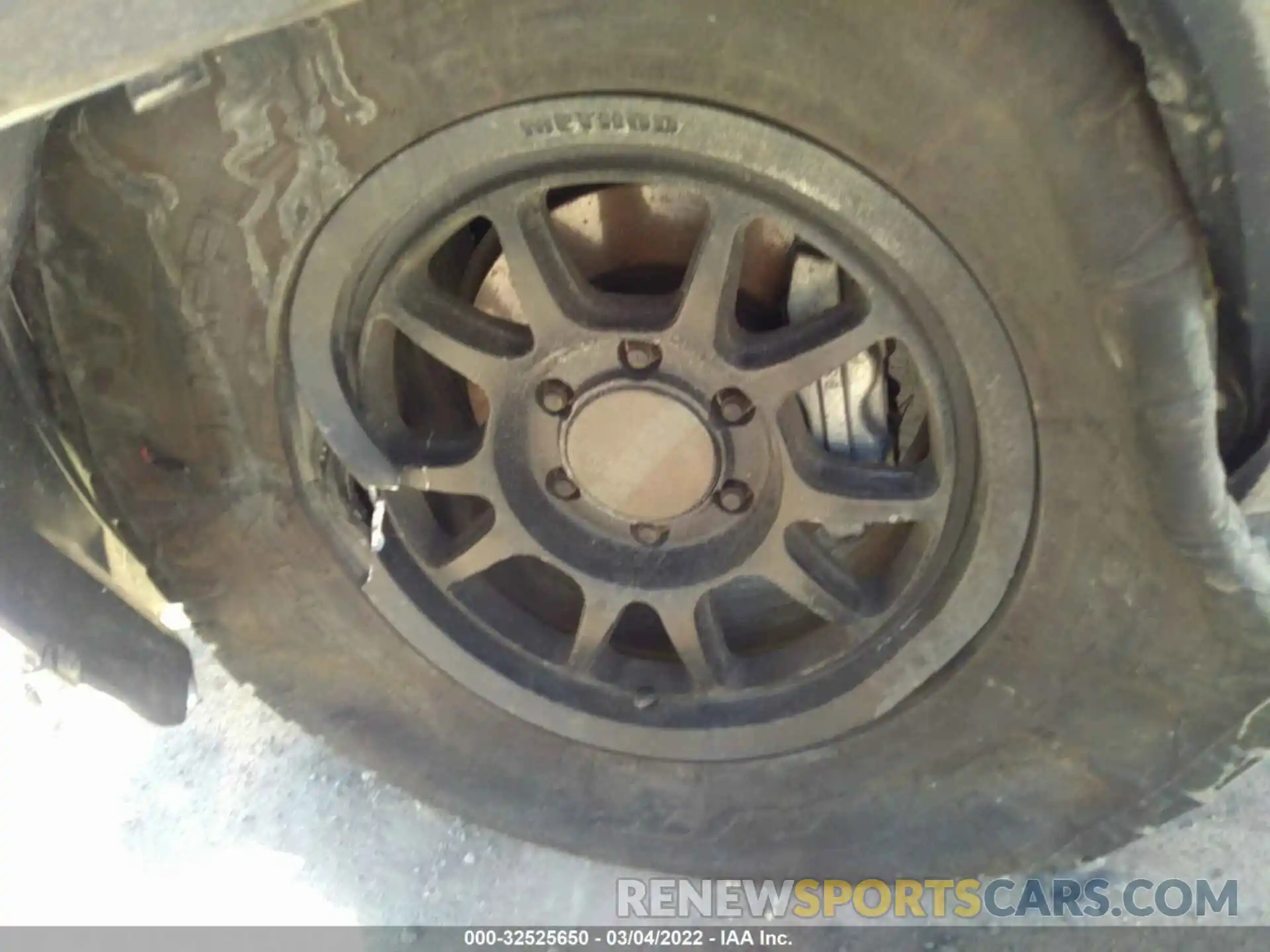 12 Photograph of a damaged car 3TMCZ5AN2LM316737 TOYOTA TACOMA 4WD 2020