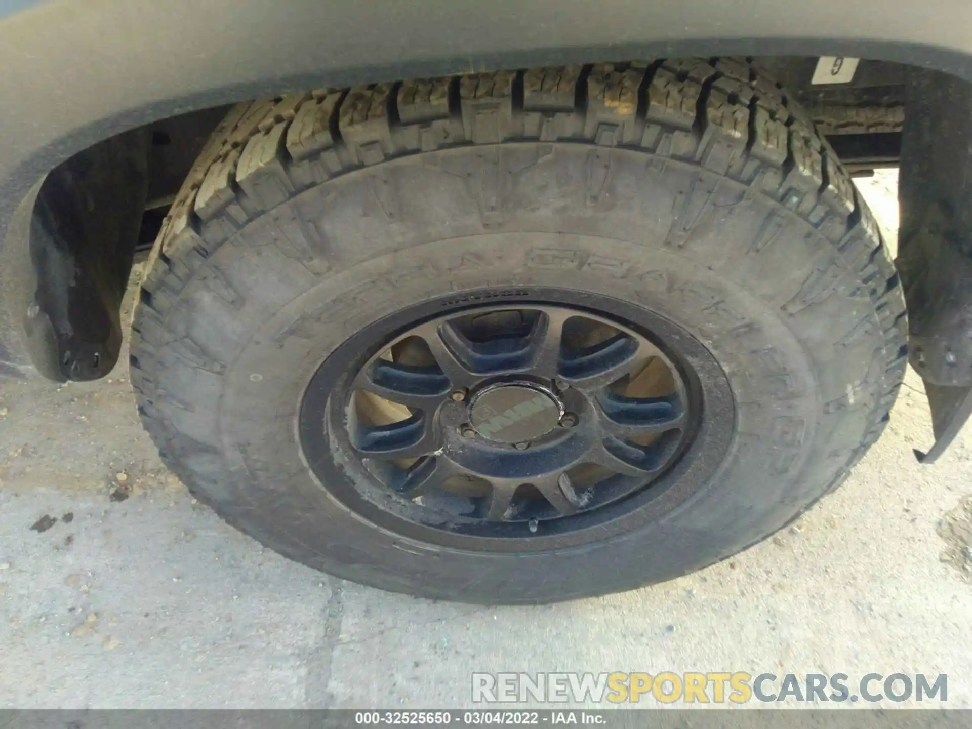 13 Photograph of a damaged car 3TMCZ5AN2LM316737 TOYOTA TACOMA 4WD 2020