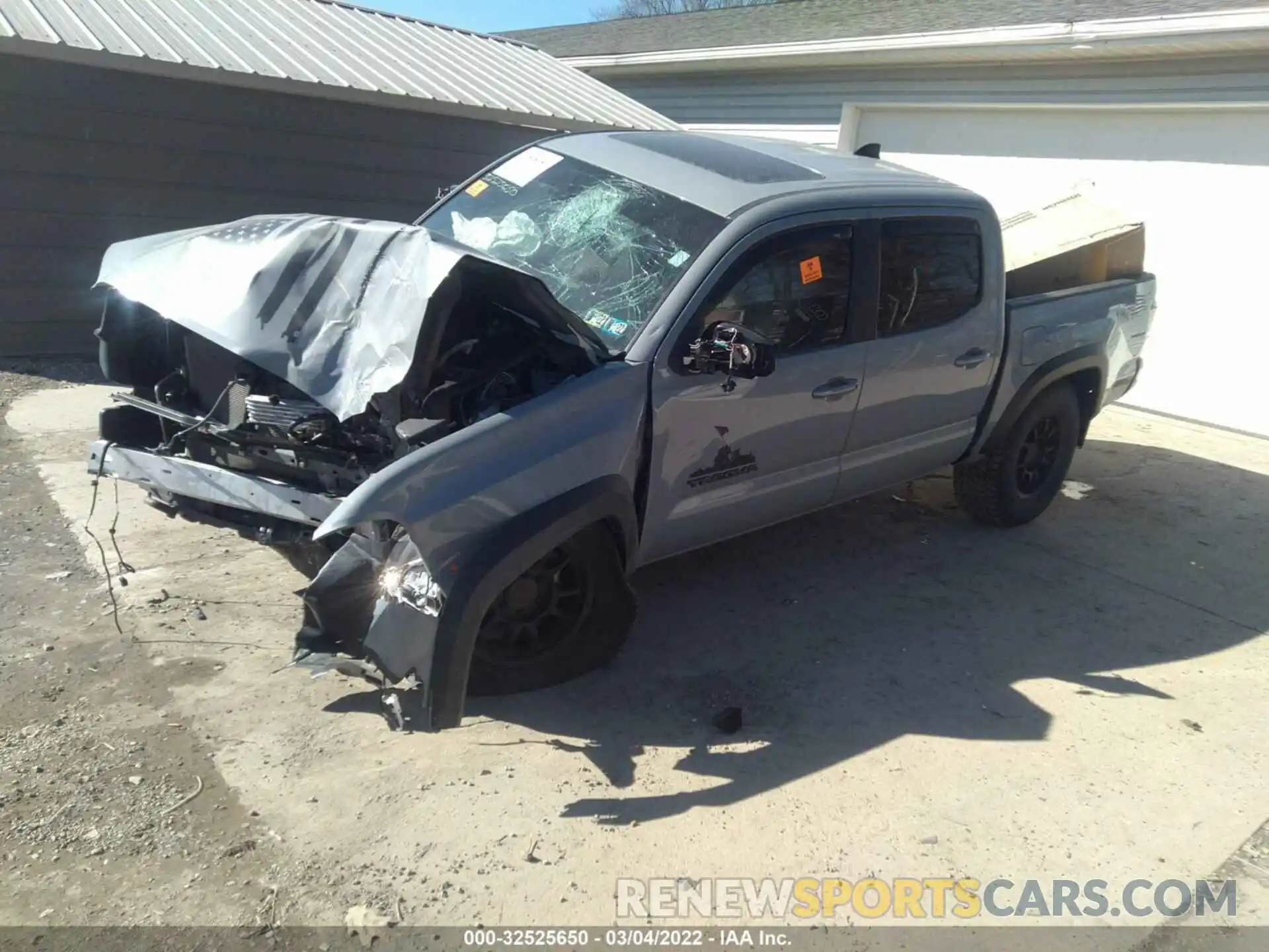 2 Photograph of a damaged car 3TMCZ5AN2LM316737 TOYOTA TACOMA 4WD 2020