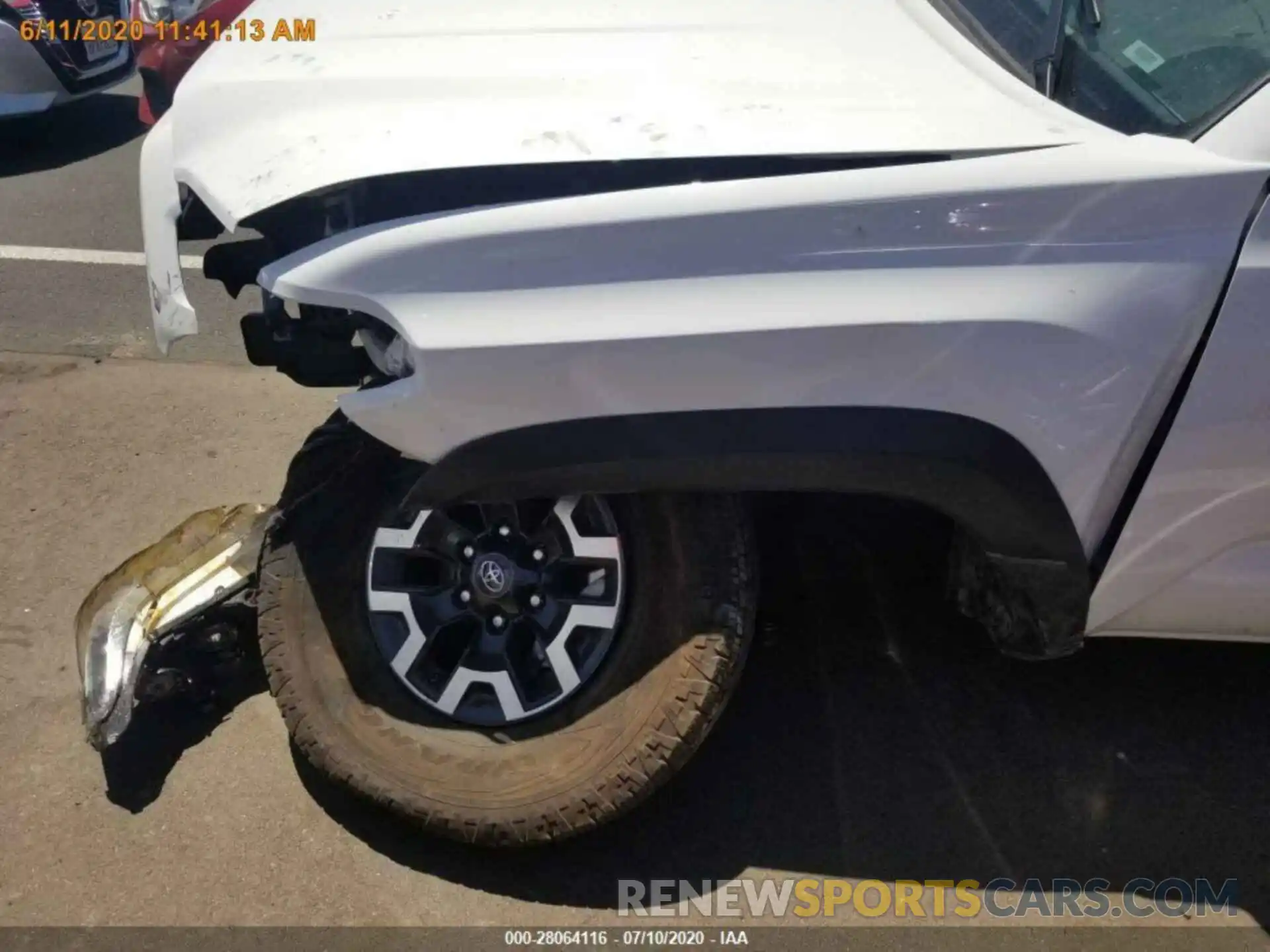 5 Photograph of a damaged car 3TMCZ5AN2LM323168 TOYOTA TACOMA 4WD 2020