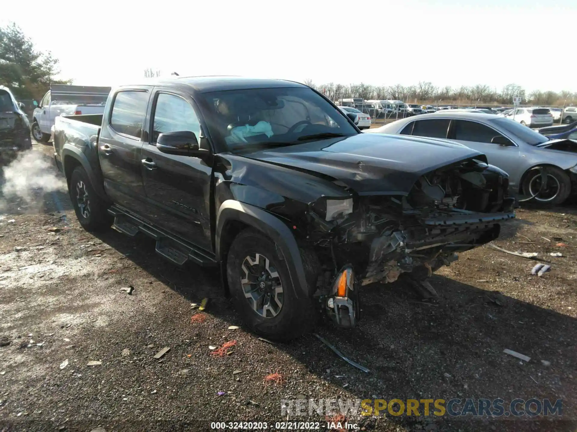 1 Photograph of a damaged car 3TMCZ5AN2LM333912 TOYOTA TACOMA 4WD 2020