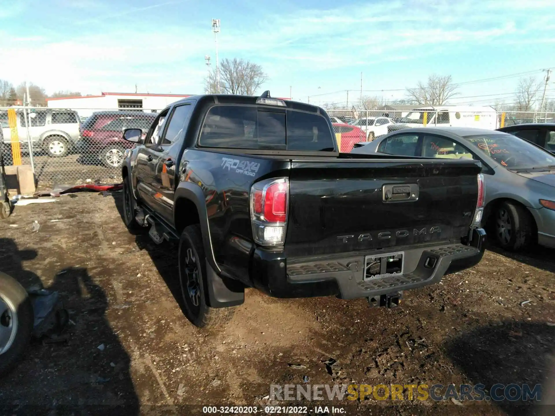 3 Photograph of a damaged car 3TMCZ5AN2LM333912 TOYOTA TACOMA 4WD 2020