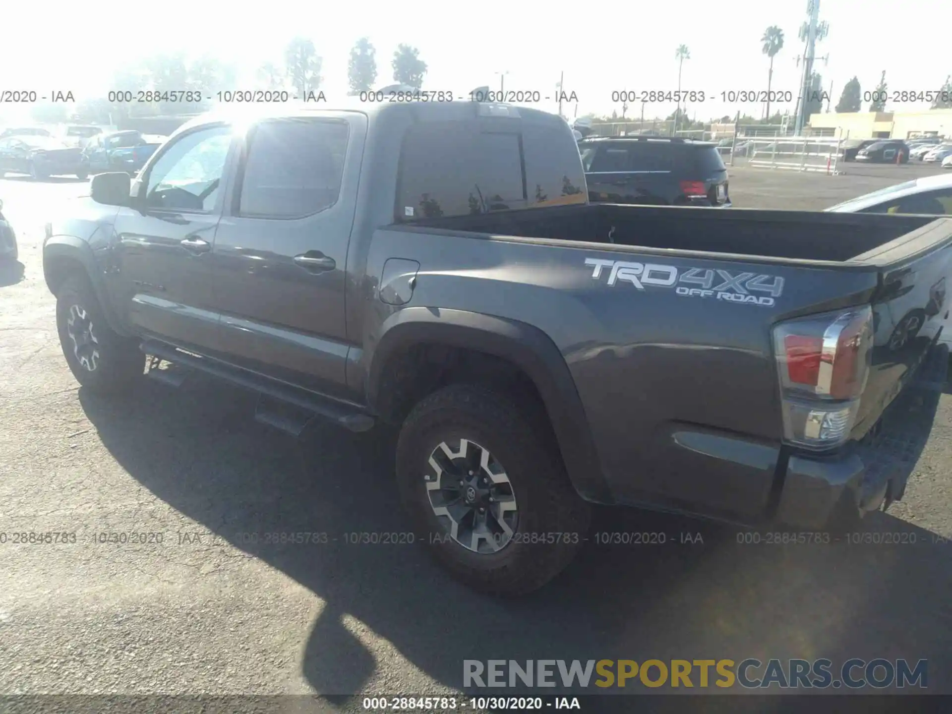 3 Photograph of a damaged car 3TMCZ5AN2LM334624 TOYOTA TACOMA 4WD 2020