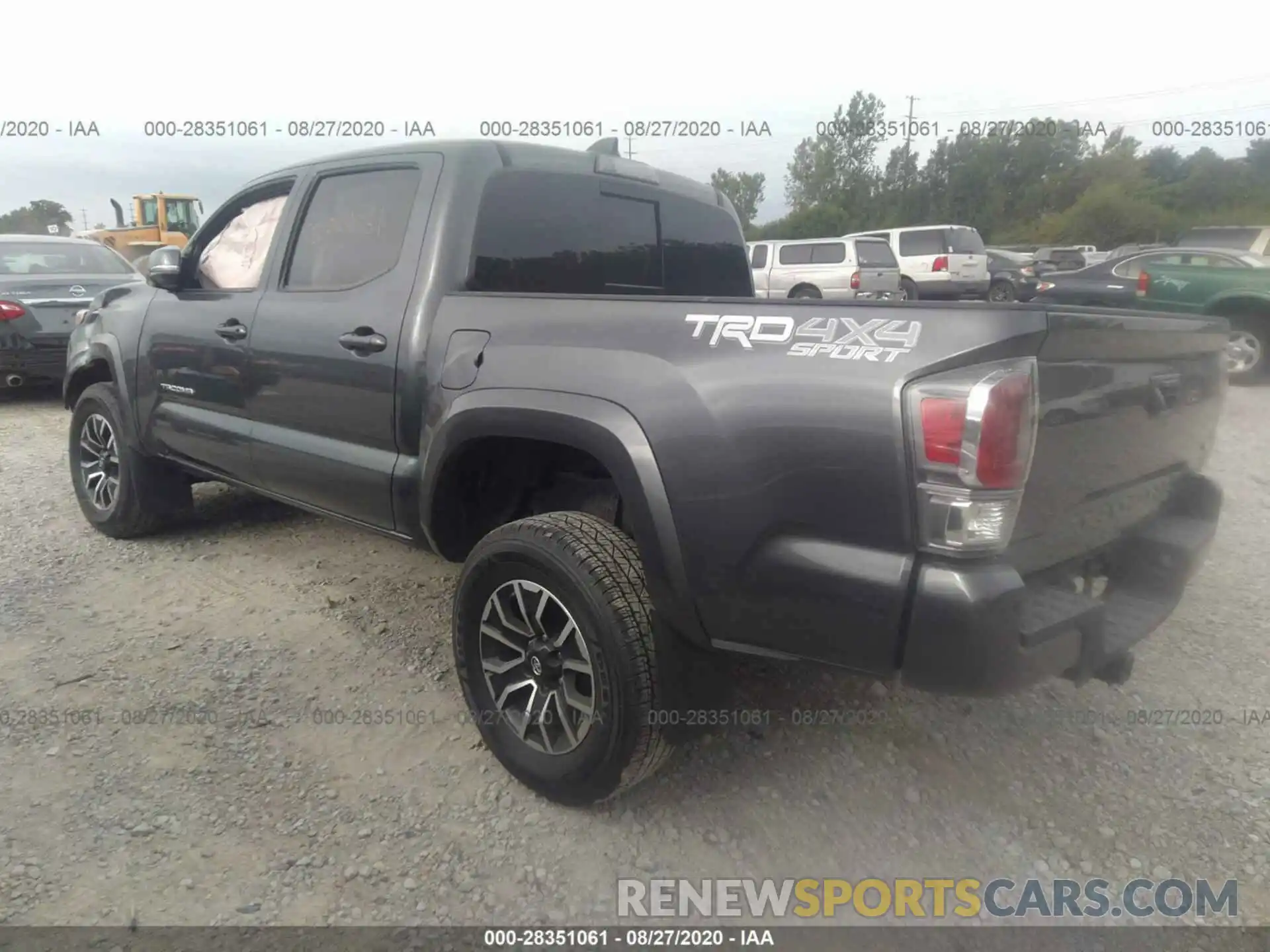 3 Фотография поврежденного автомобиля 3TMCZ5AN2LM335756 TOYOTA TACOMA 4WD 2020