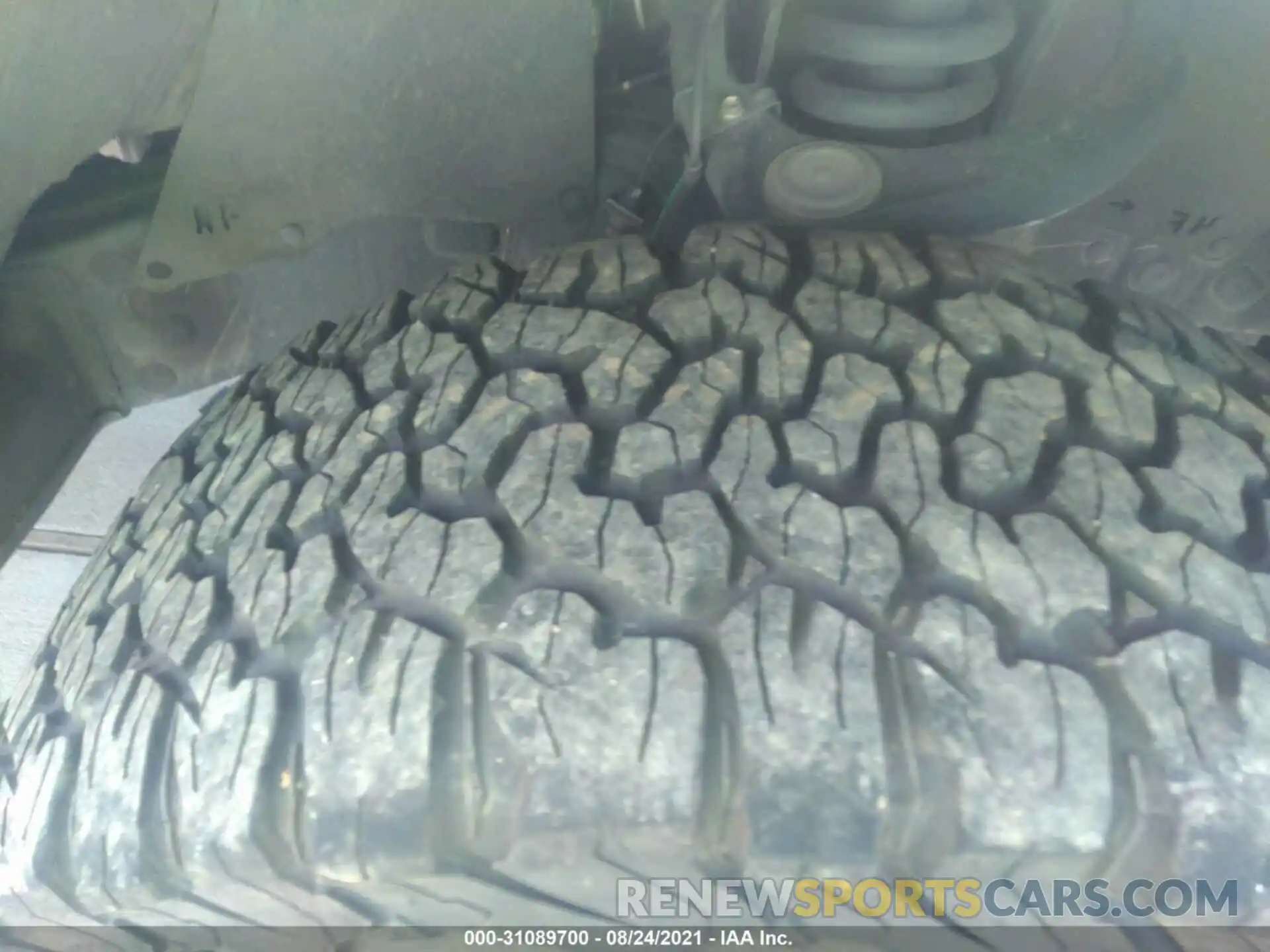 13 Photograph of a damaged car 3TMCZ5AN2LM339984 TOYOTA TACOMA 4WD 2020