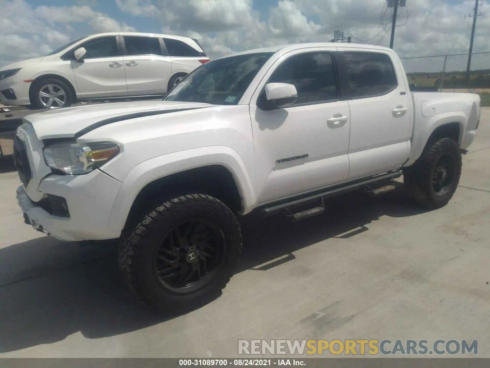 2 Фотография поврежденного автомобиля 3TMCZ5AN2LM339984 TOYOTA TACOMA 4WD 2020