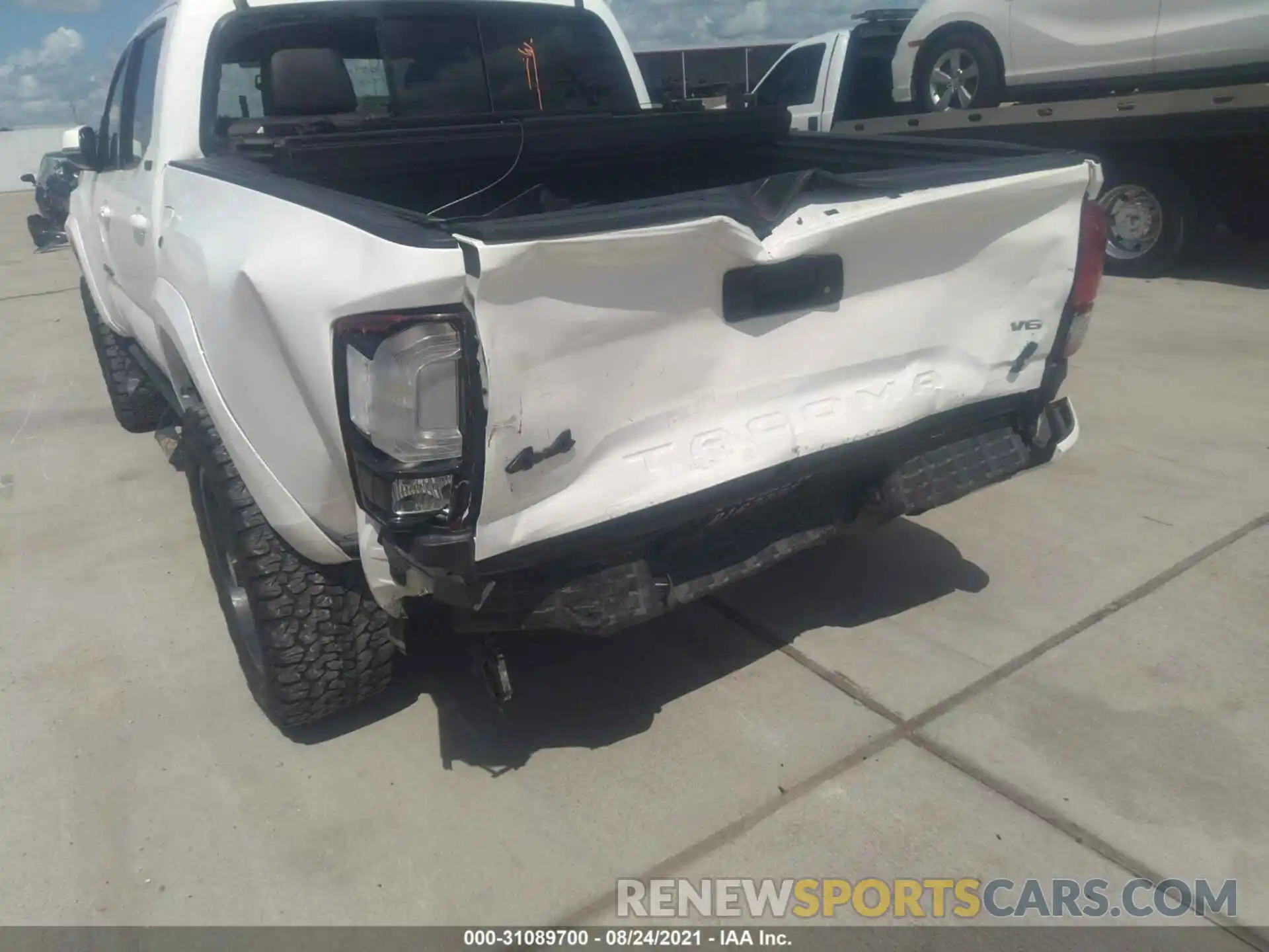 6 Photograph of a damaged car 3TMCZ5AN2LM339984 TOYOTA TACOMA 4WD 2020