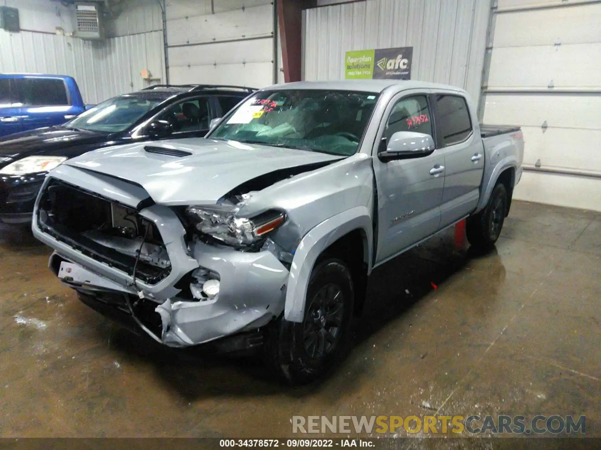 2 Photograph of a damaged car 3TMCZ5AN2LM351021 TOYOTA TACOMA 4WD 2020