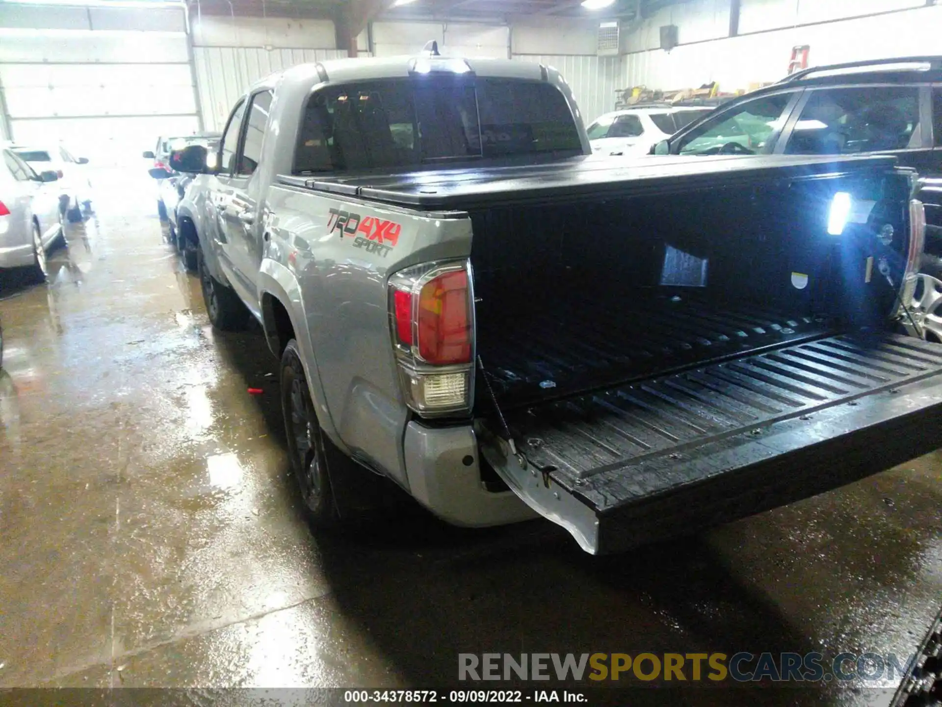 3 Photograph of a damaged car 3TMCZ5AN2LM351021 TOYOTA TACOMA 4WD 2020