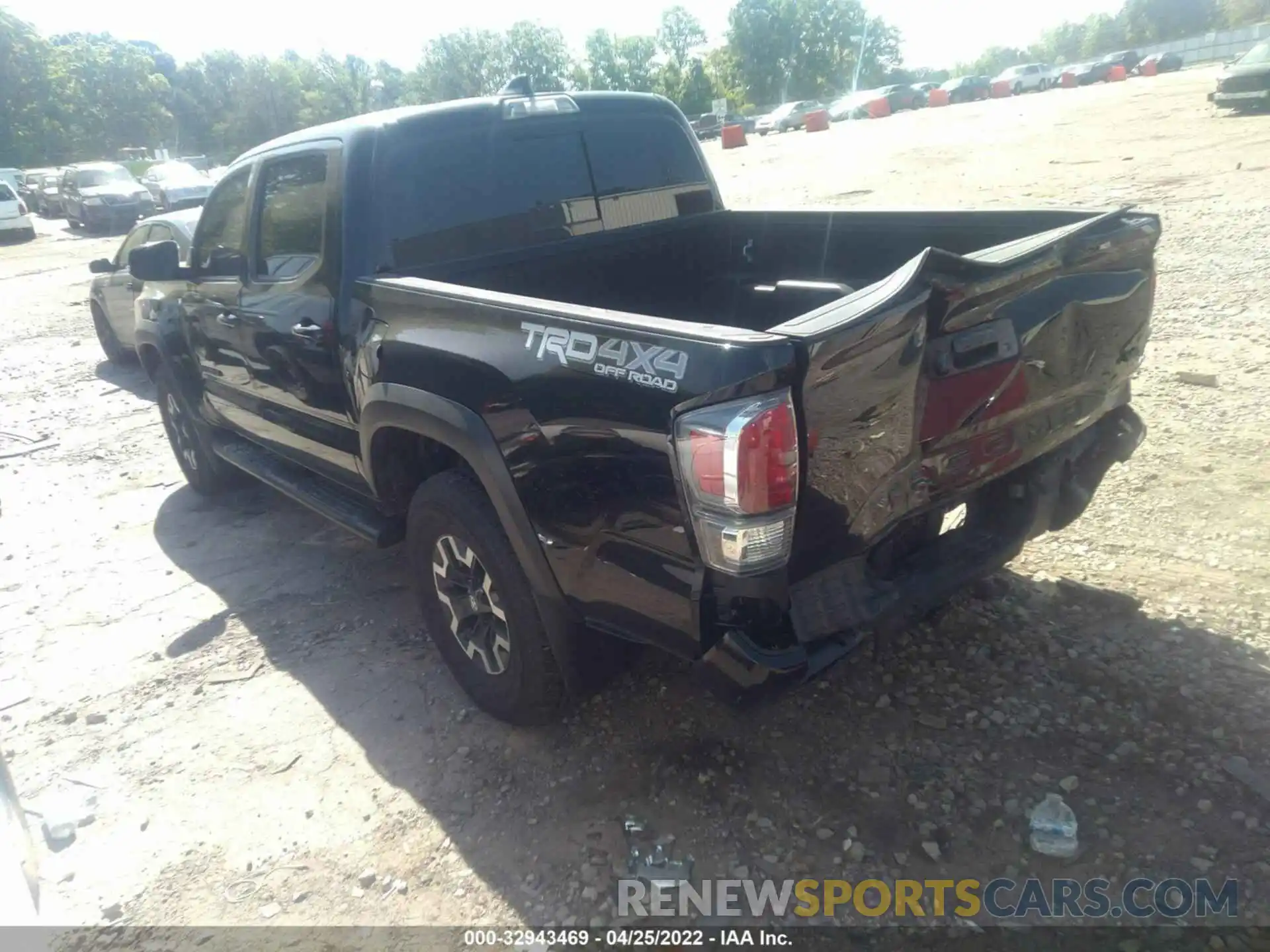 3 Photograph of a damaged car 3TMCZ5AN2LM359457 TOYOTA TACOMA 4WD 2020