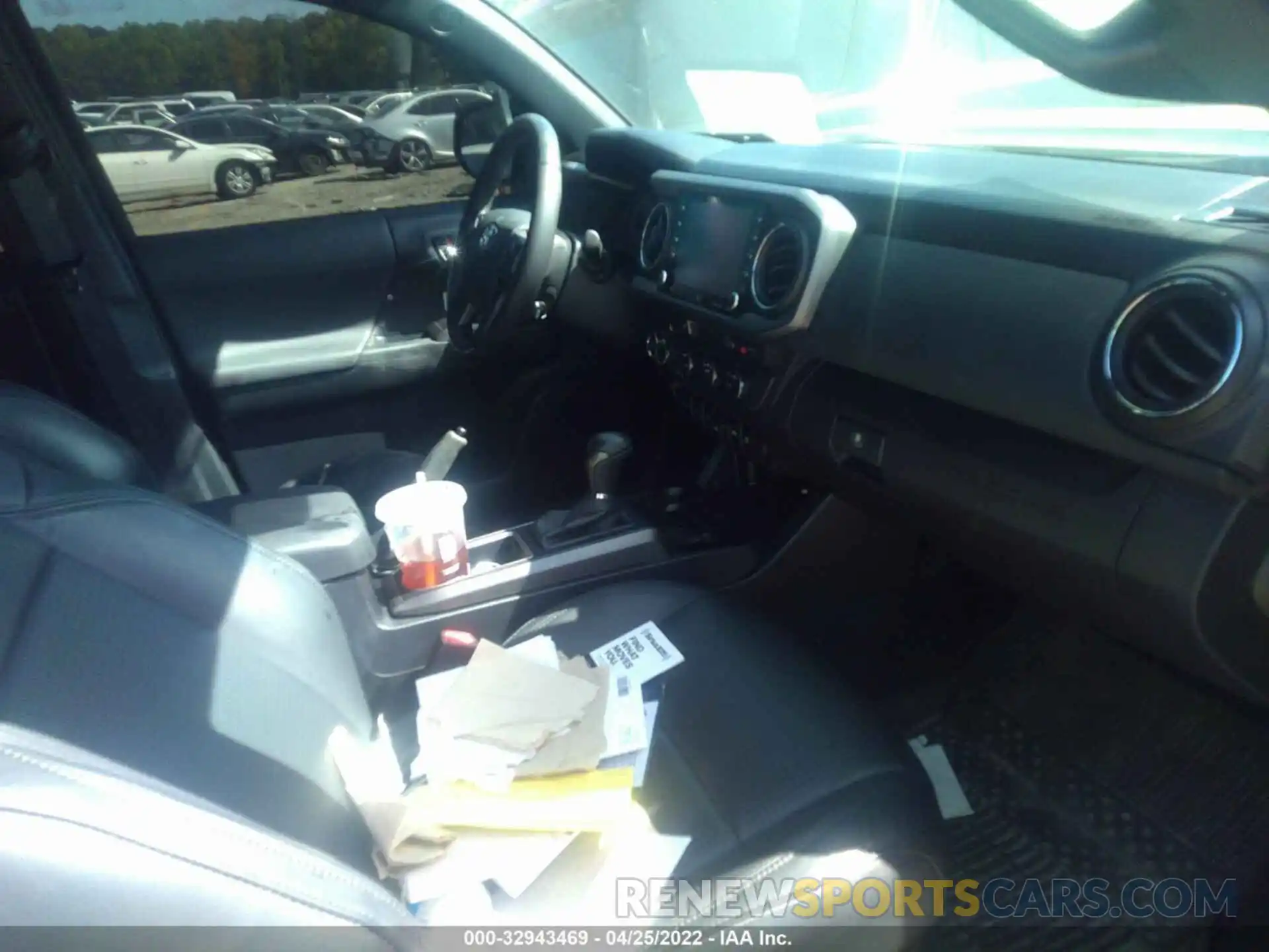 5 Photograph of a damaged car 3TMCZ5AN2LM359457 TOYOTA TACOMA 4WD 2020