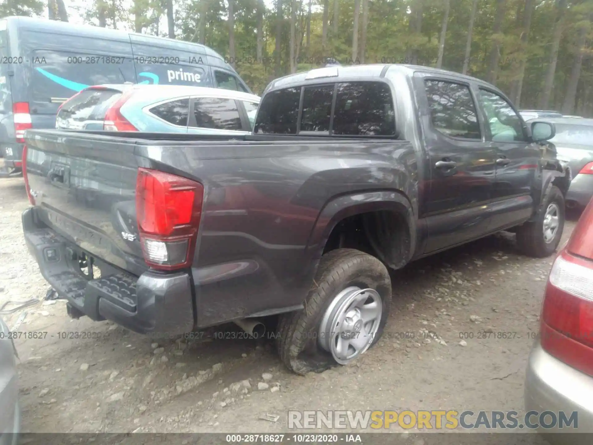 4 Photograph of a damaged car 3TMCZ5AN2LM360995 TOYOTA TACOMA 4WD 2020