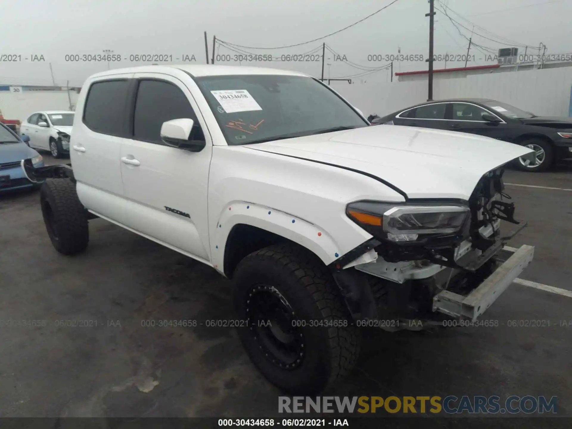 1 Photograph of a damaged car 3TMCZ5AN2LM361466 TOYOTA TACOMA 4WD 2020