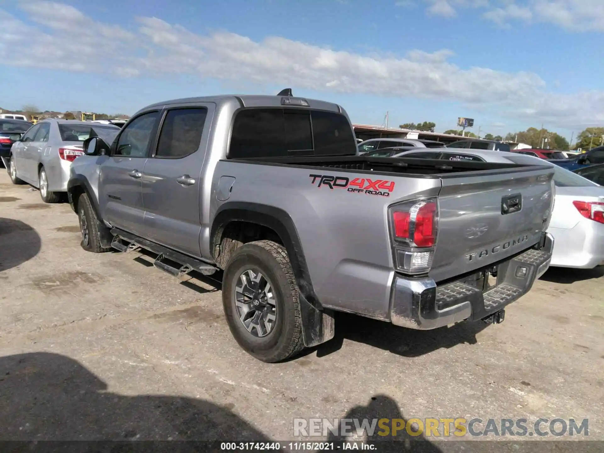 3 Photograph of a damaged car 3TMCZ5AN2LM366120 TOYOTA TACOMA 4WD 2020