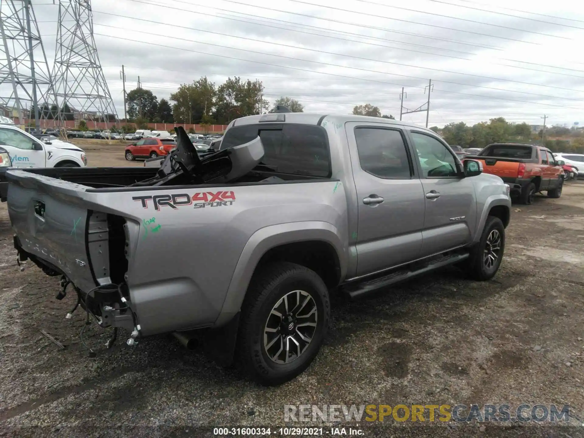 4 Фотография поврежденного автомобиля 3TMCZ5AN2LM366277 TOYOTA TACOMA 4WD 2020