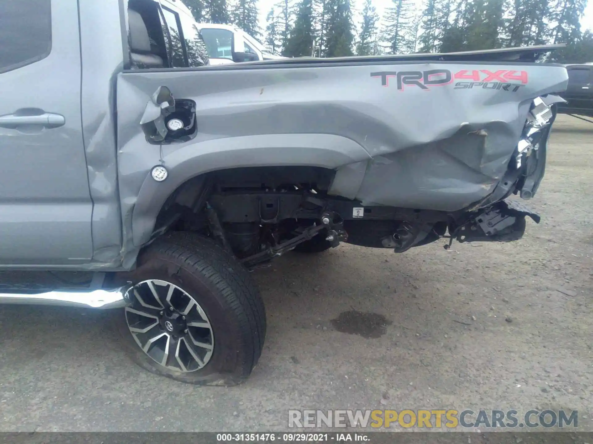 6 Photograph of a damaged car 3TMCZ5AN2LM368076 TOYOTA TACOMA 4WD 2020