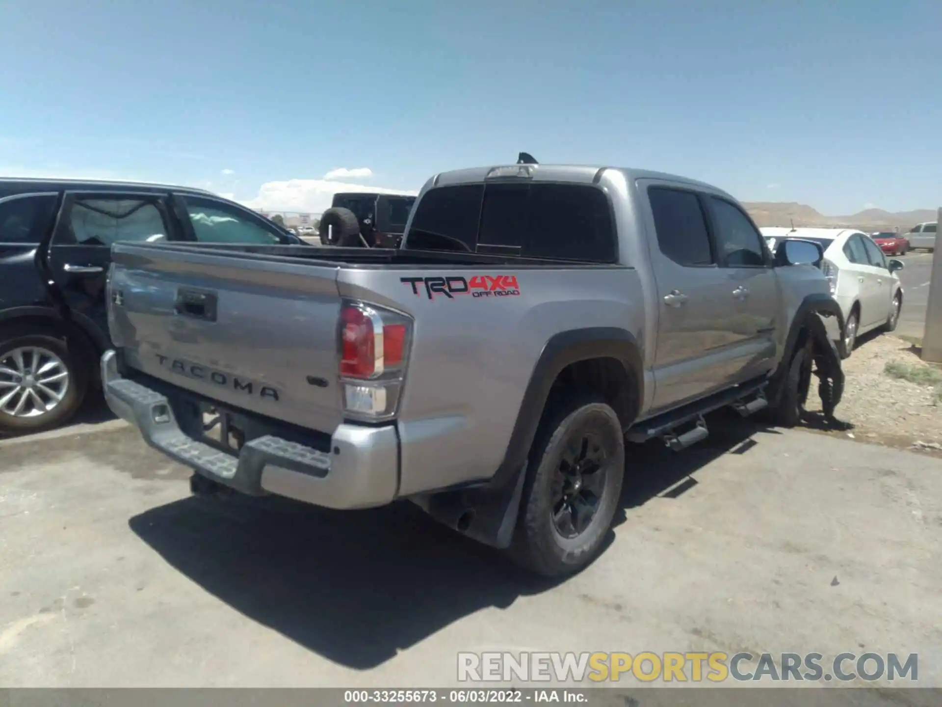 4 Фотография поврежденного автомобиля 3TMCZ5AN3LM288169 TOYOTA TACOMA 4WD 2020